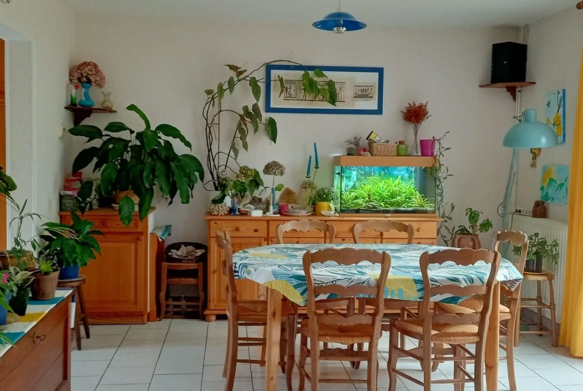 Belle maison familiale avec jardin à Aumale, 5 chambres, garage et grande terrasse 