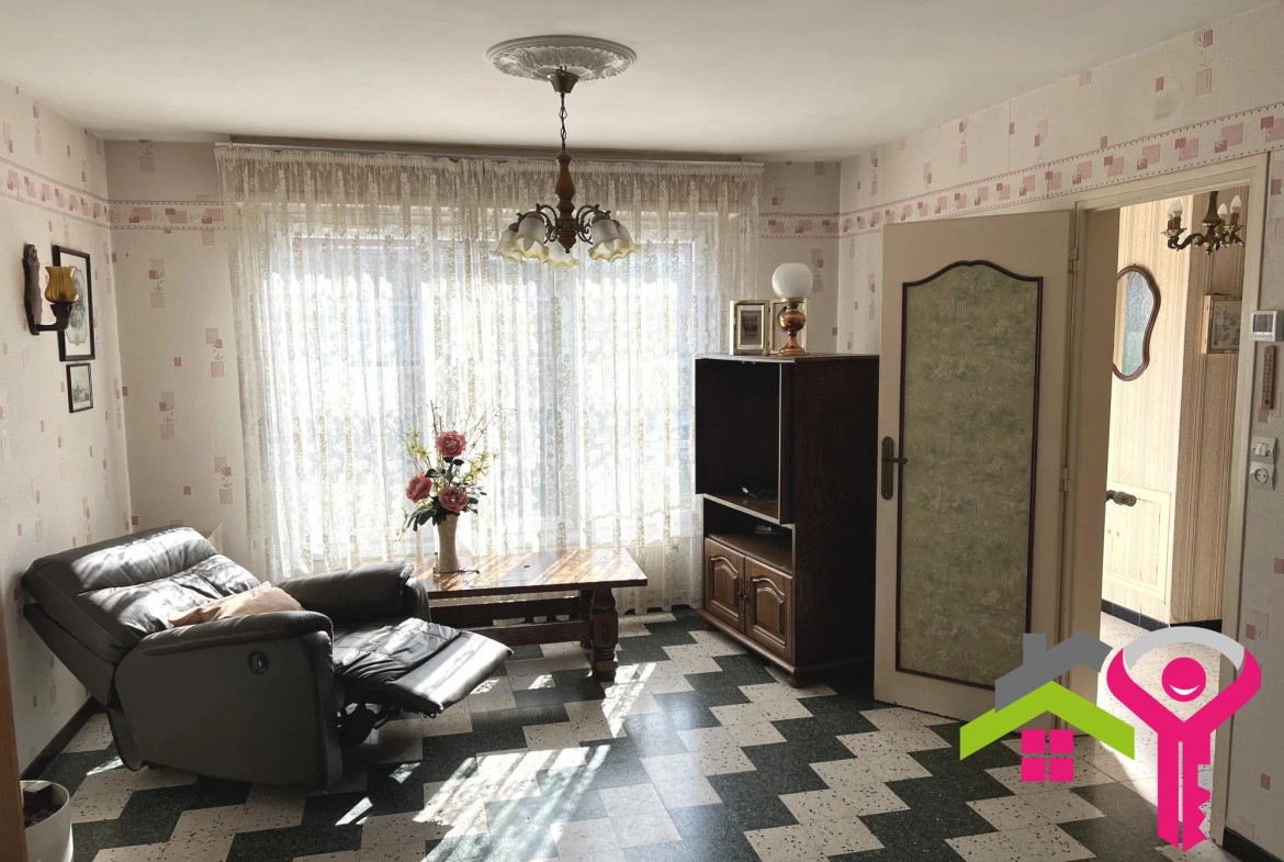 Maison lumineuse avec garage, jardin et terrasse à Denain 