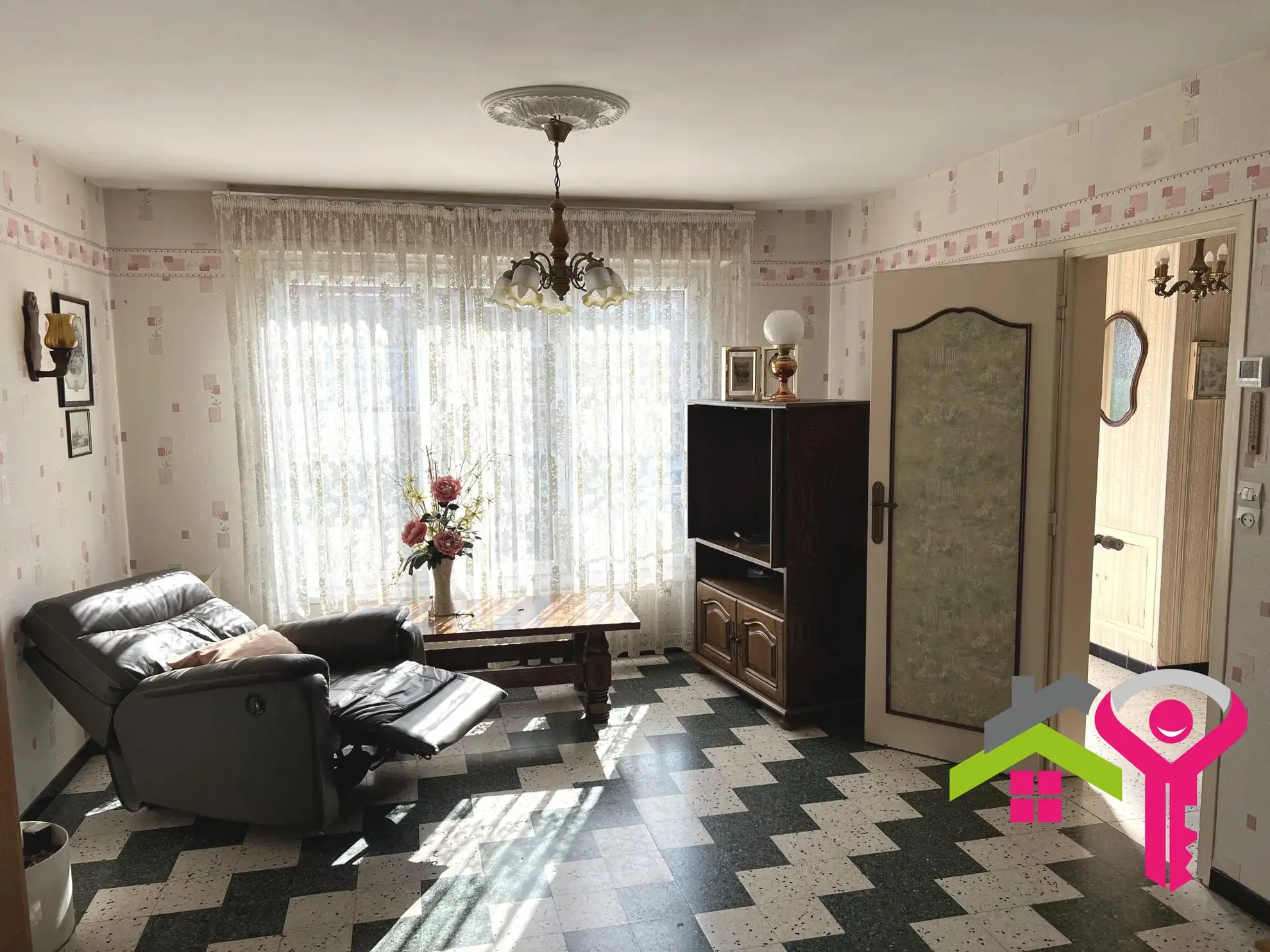 Maison lumineuse avec garage, jardin et terrasse à Denain 