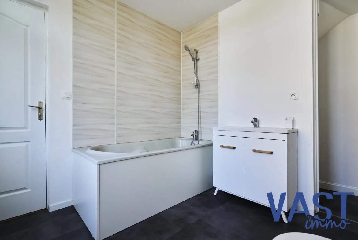 Maison 92m² rénovée avec terrasse à Roubaix - Opportunité à saisir 