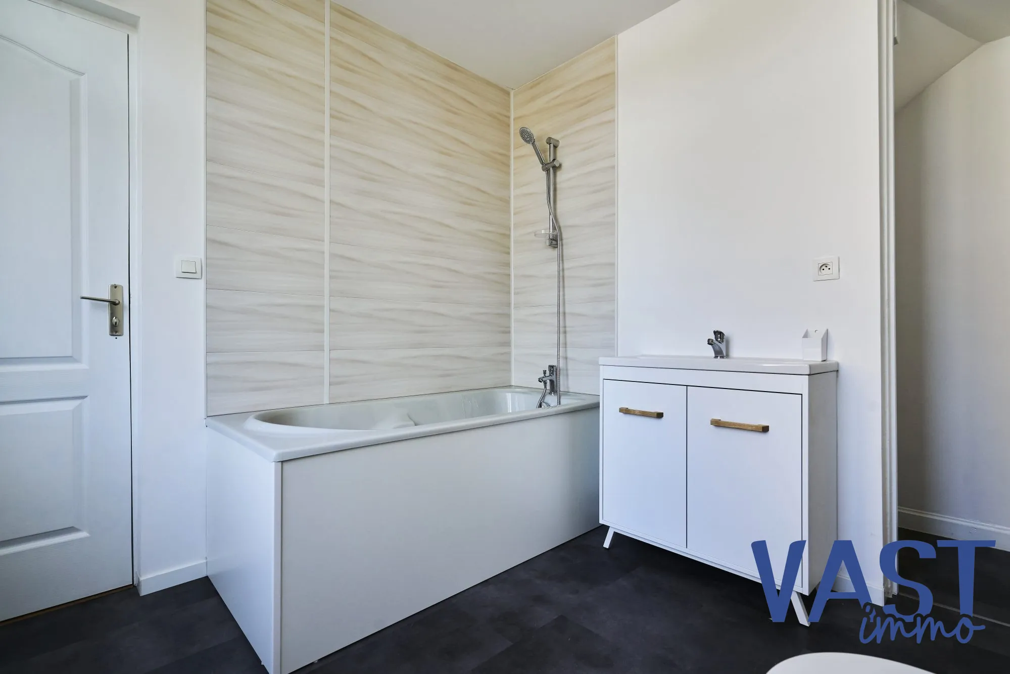 Maison 92m² rénovée avec terrasse à Roubaix - Opportunité à saisir 