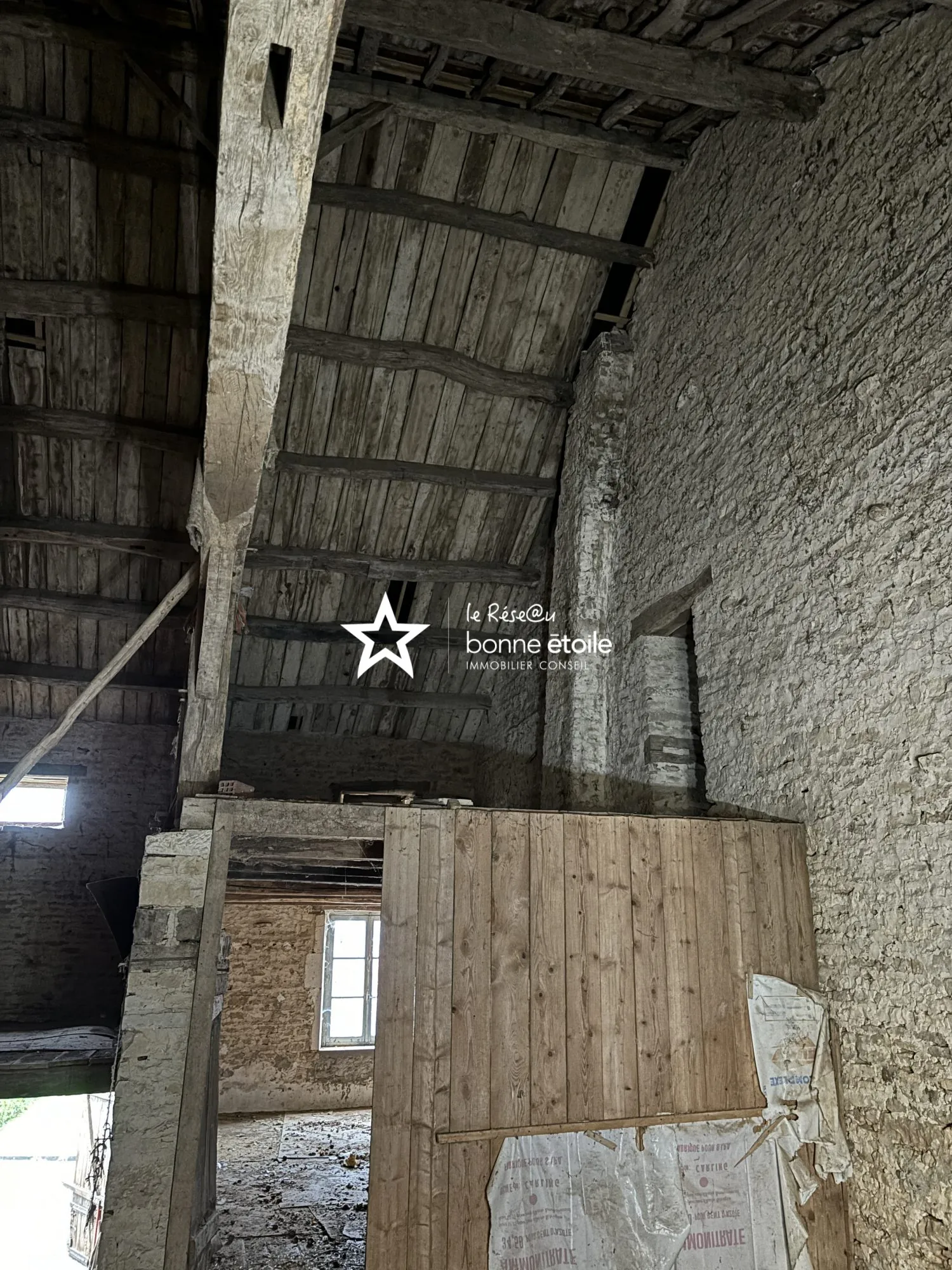 Ferme à rénover de 220 m² avec terrain à Ozières (52700) - Opportunité rare 