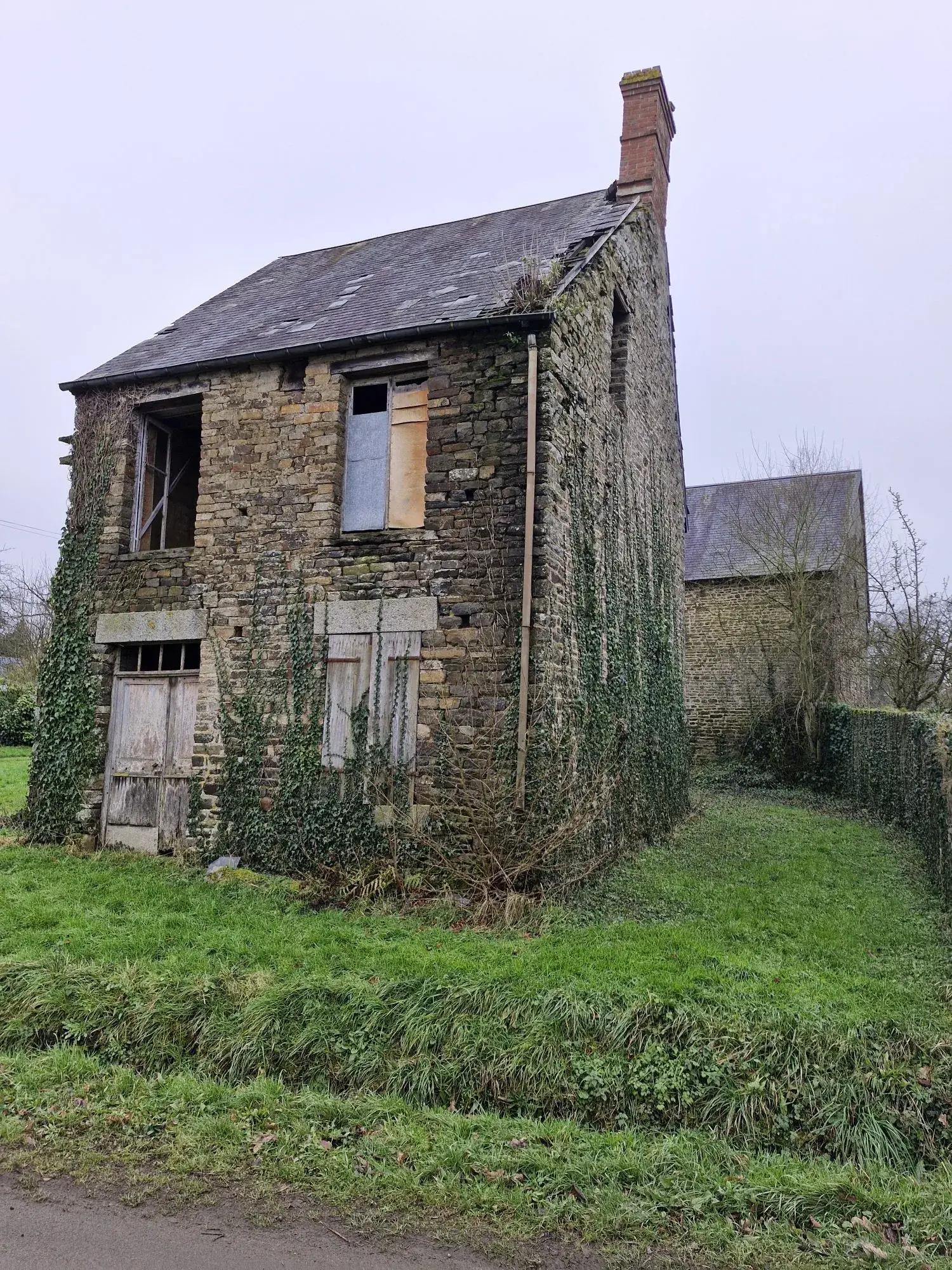 Petite maison à rénover à Caligny (61100) - Charme traditionnel en campagne 