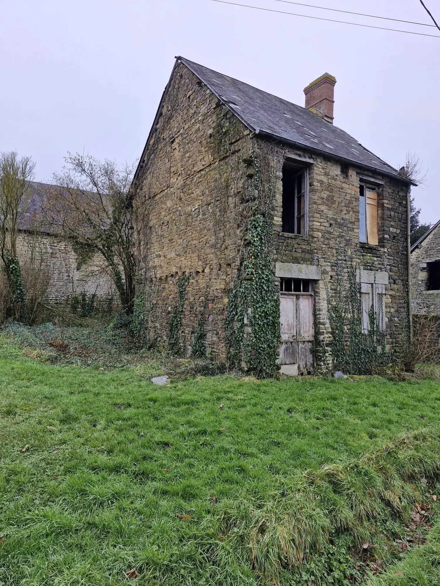 Petite maison à rénover à Caligny (61100) - Charme traditionnel en campagne 