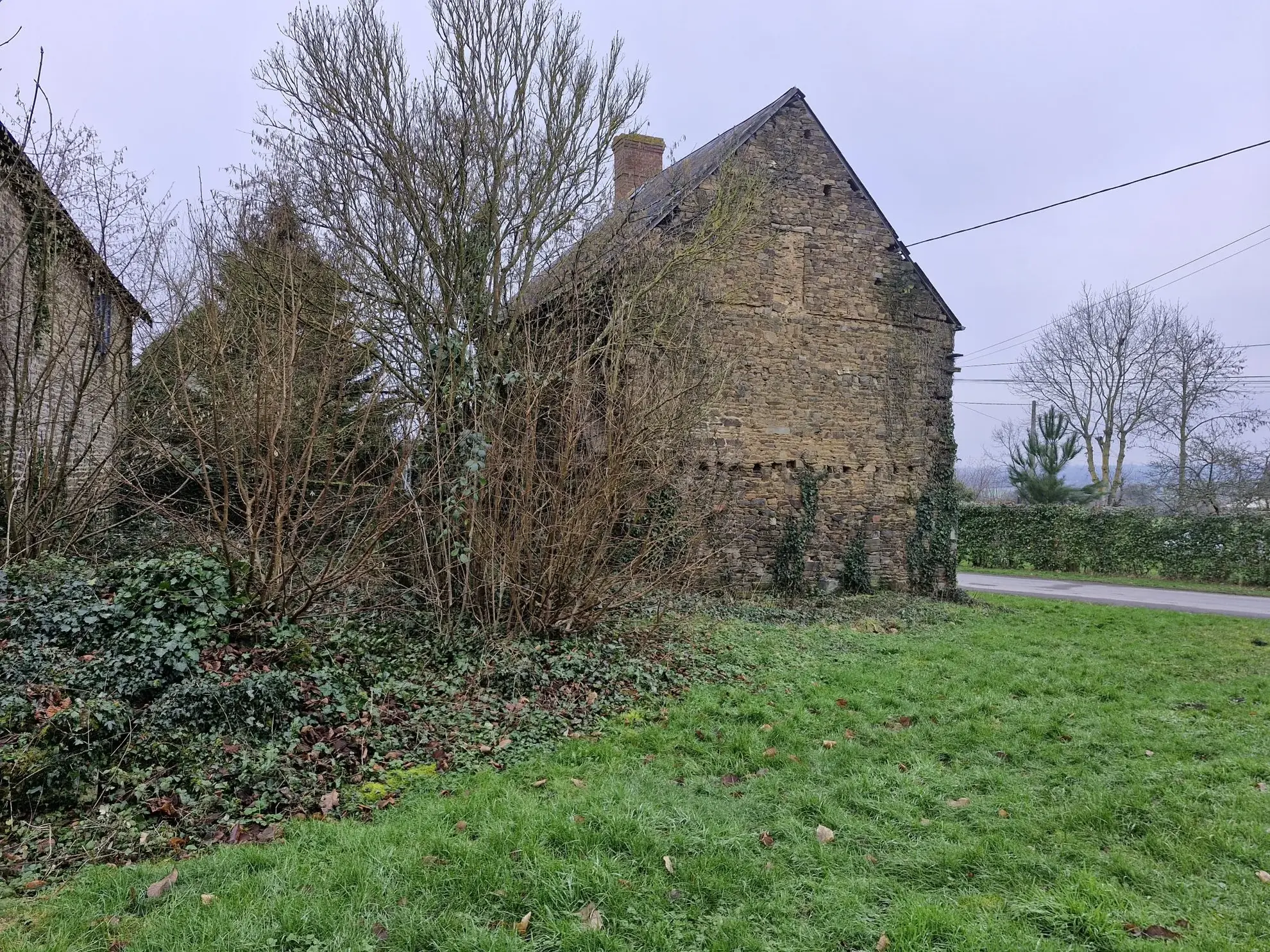 Petite maison à rénover à Caligny (61100) - Charme traditionnel en campagne 