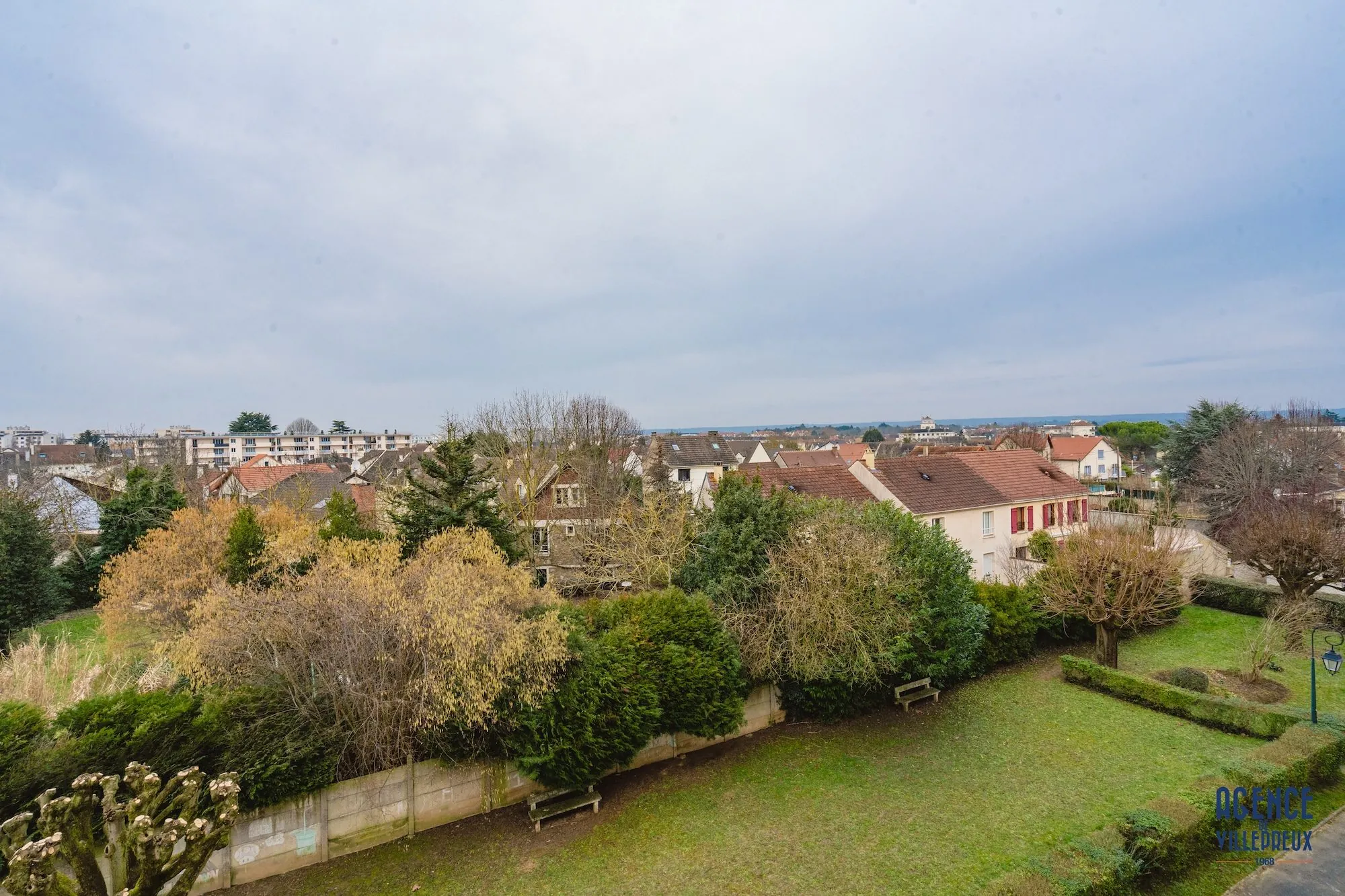 Appartement 3 pièces à vendre à Les Clayes-sous-Bois (78340) - Proximité commodités 