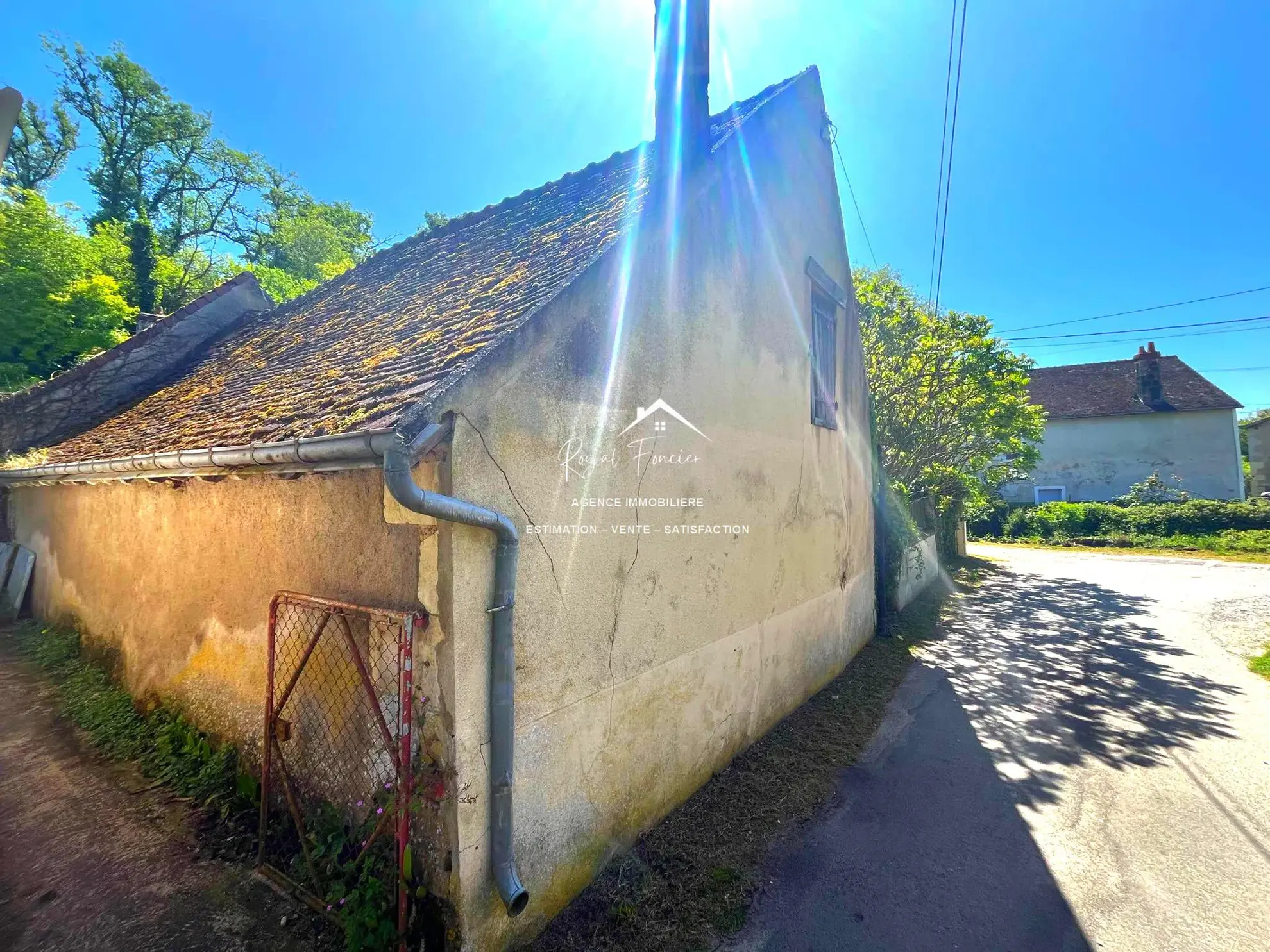 Charmante maison de campagne à La Celle-Guenand avec jardin de 142 m² 