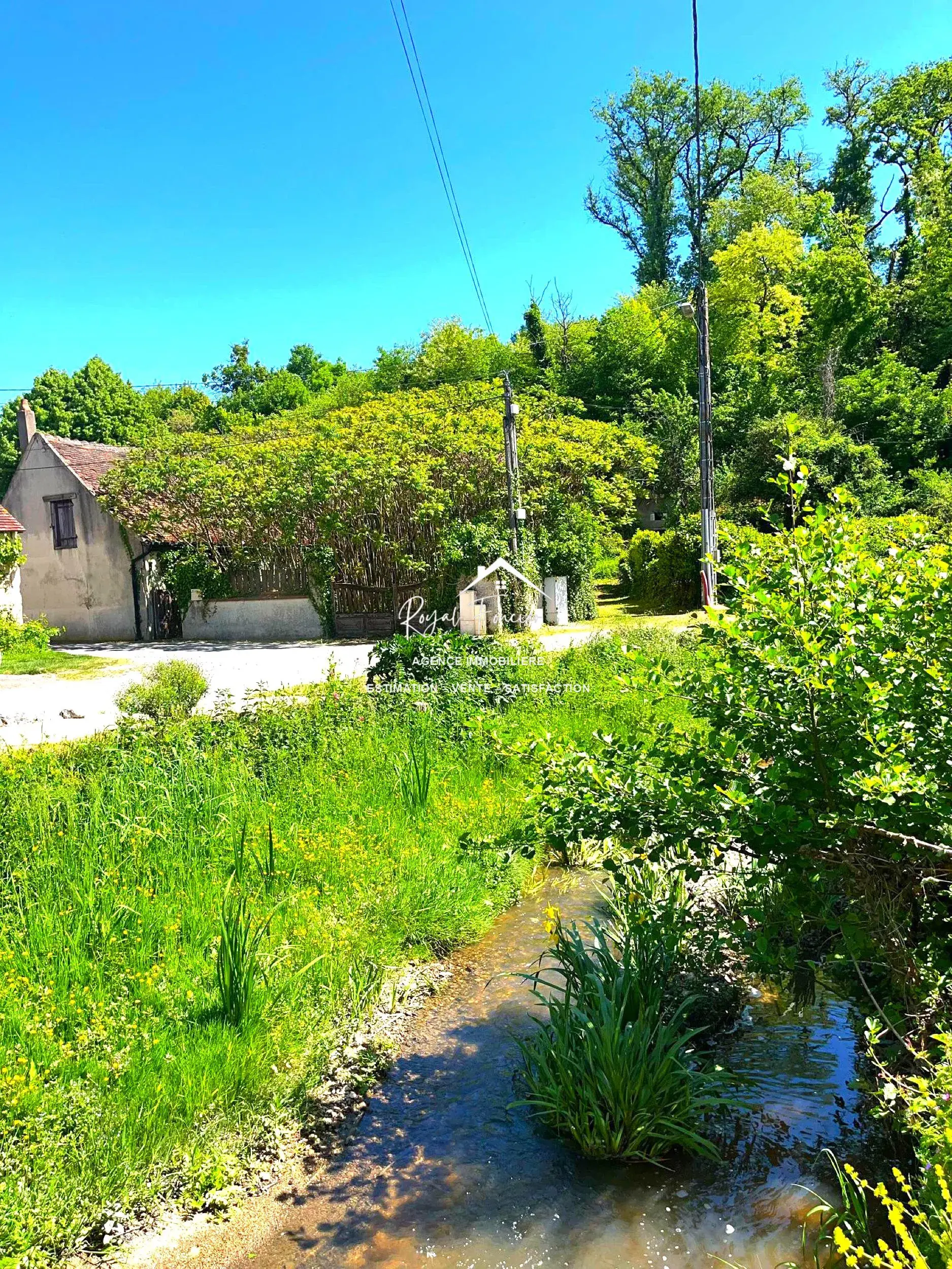 Charmante maison de campagne à La Celle-Guenand avec jardin de 142 m² 