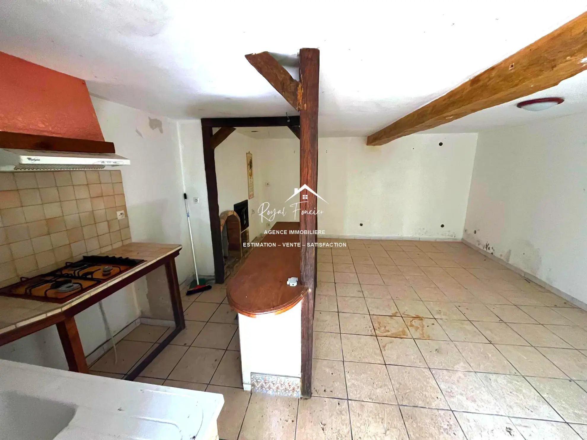 Charmante maison de campagne à La Celle-Guenand avec jardin de 142 m² 