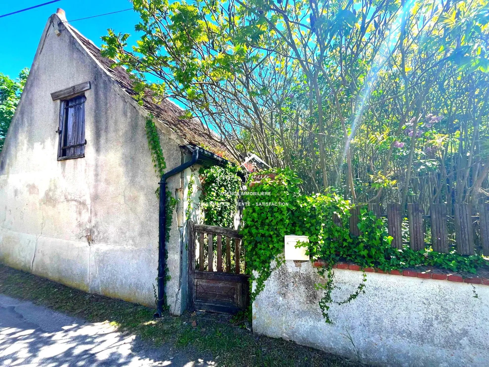 Charmante maison de campagne à La Celle-Guenand avec jardin de 142 m² 