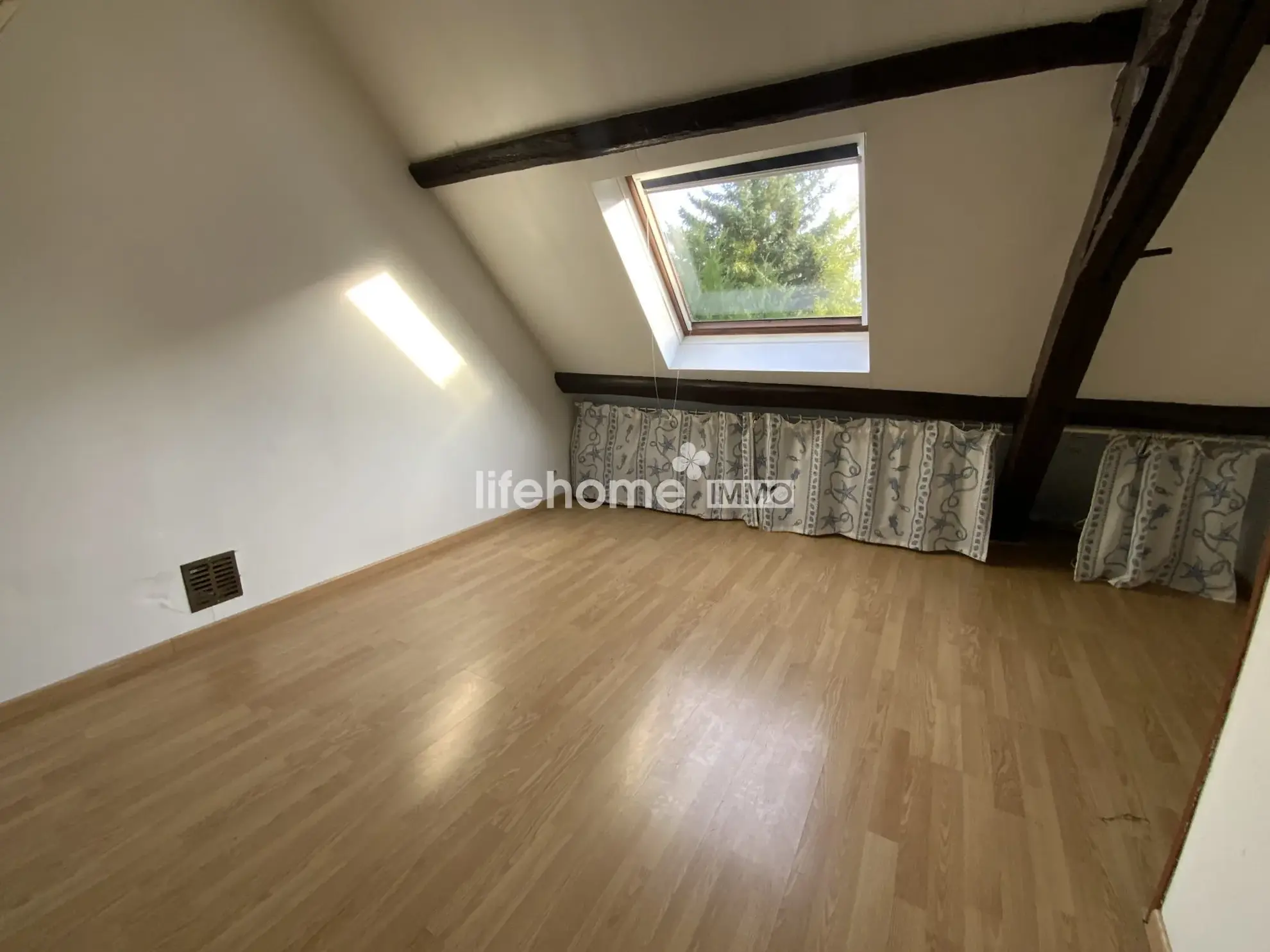 Maison de campagne avec piscine à Azay-le-Ferron - Tranquillité et confort 