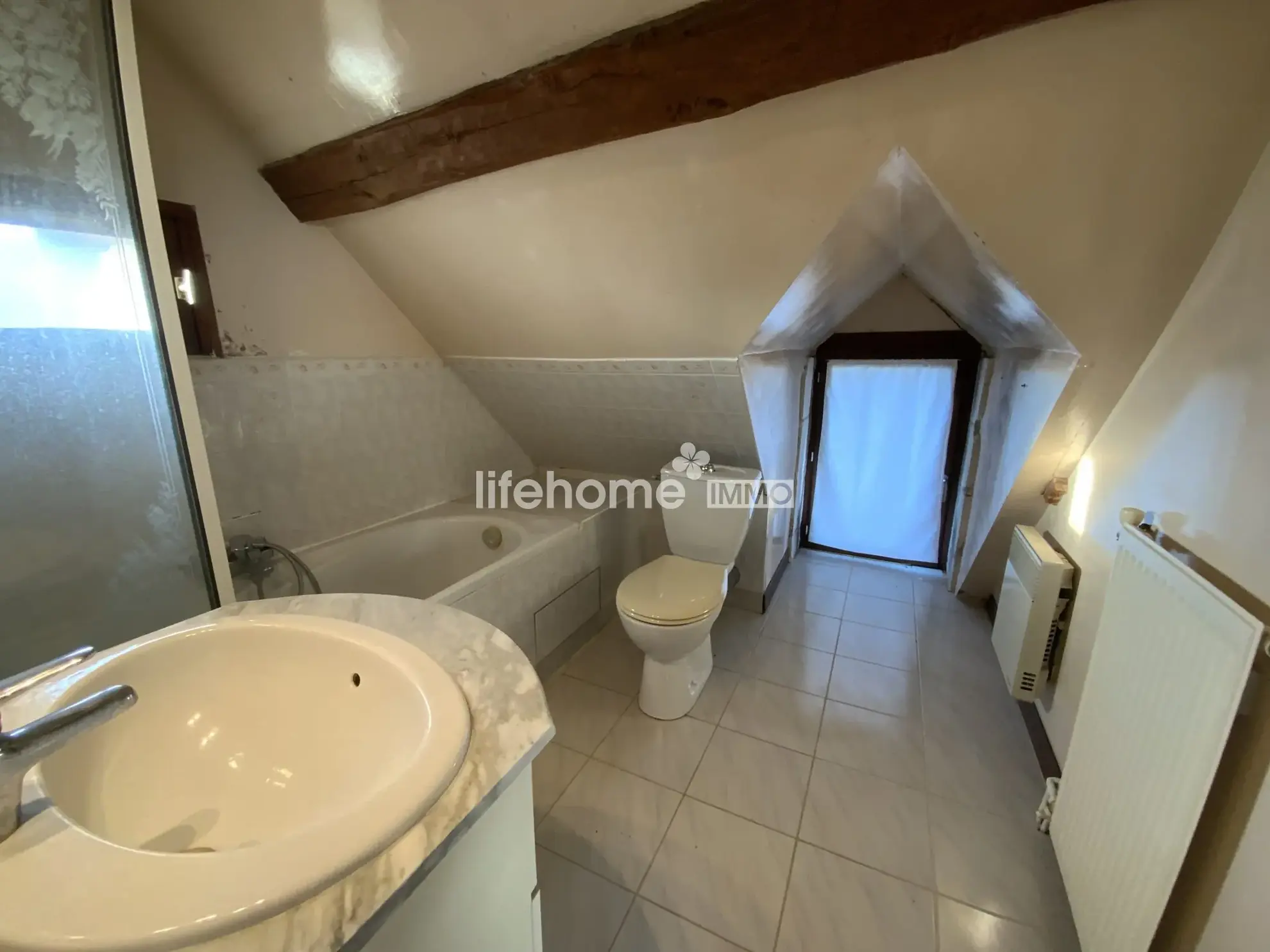 Maison de campagne avec piscine à Azay-le-Ferron - Tranquillité et confort 