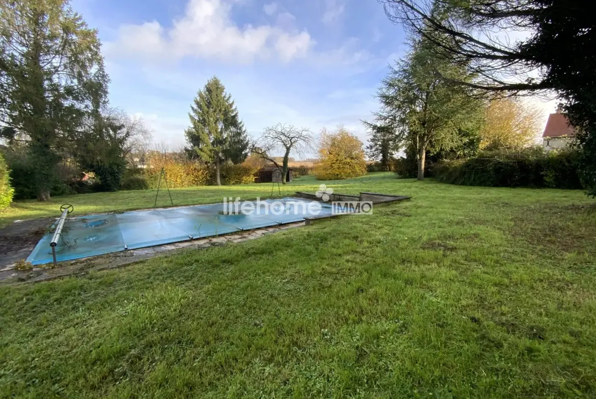 Maison de campagne avec piscine à Azay-le-Ferron - Tranquillité et confort 