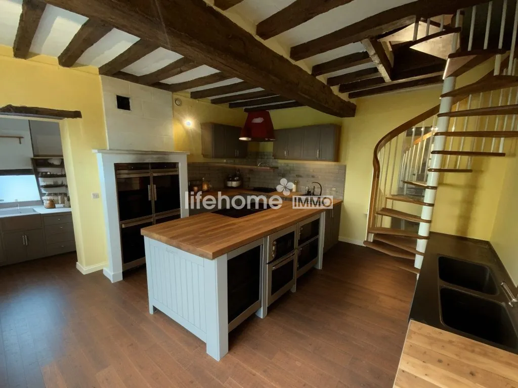 Maison de campagne avec piscine à Azay-le-Ferron - Tranquillité et confort 
