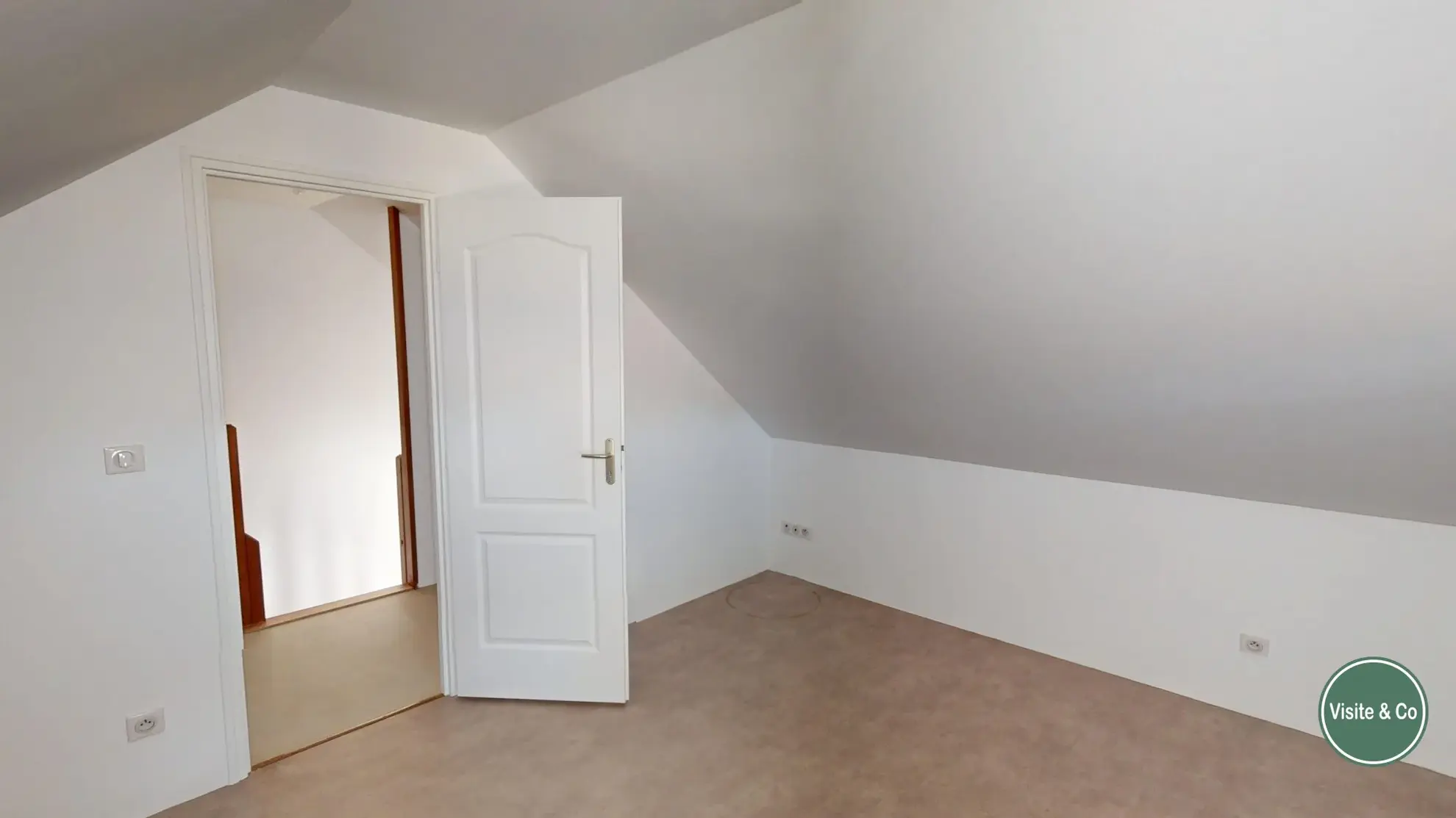 Maison à vendre à Ussy – Charmante demeure rénovée de 95 m² avec jardin 