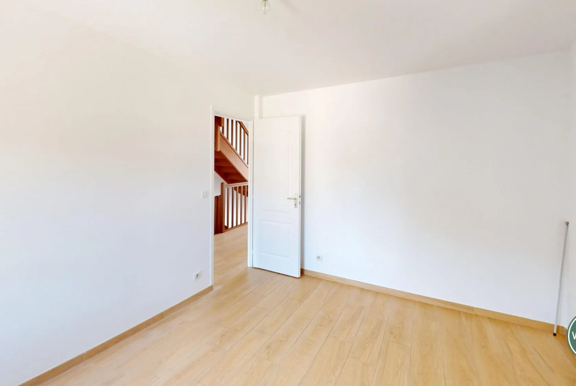 Maison à vendre à Ussy – Charmante demeure rénovée de 95 m² avec jardin 