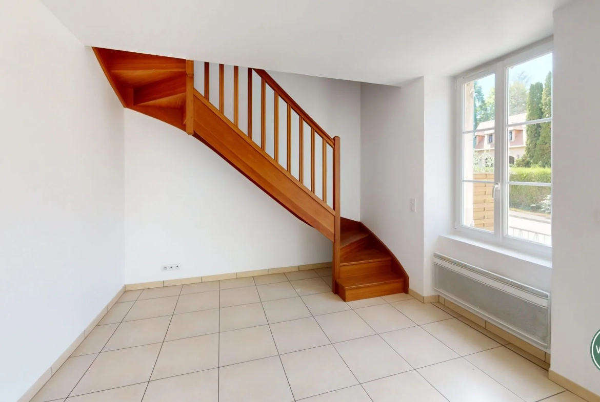 Maison à vendre à Ussy – Charmante demeure rénovée de 95 m² avec jardin 