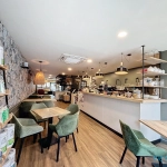 Fonds de commerce d'un salon de thé à Tarare, emplacement idéal avec terrasse