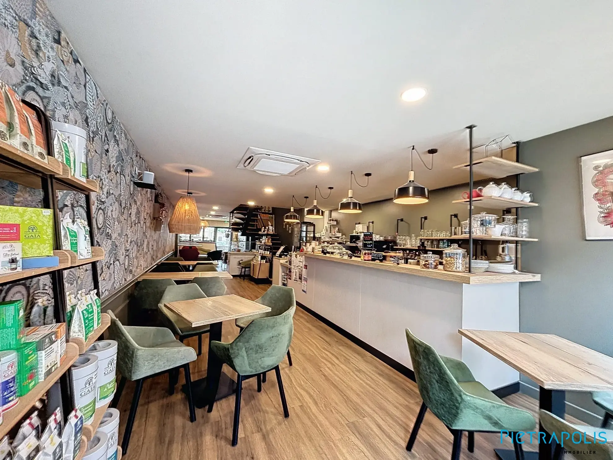 Fonds de commerce d'un salon de thé à Tarare, emplacement idéal avec terrasse 