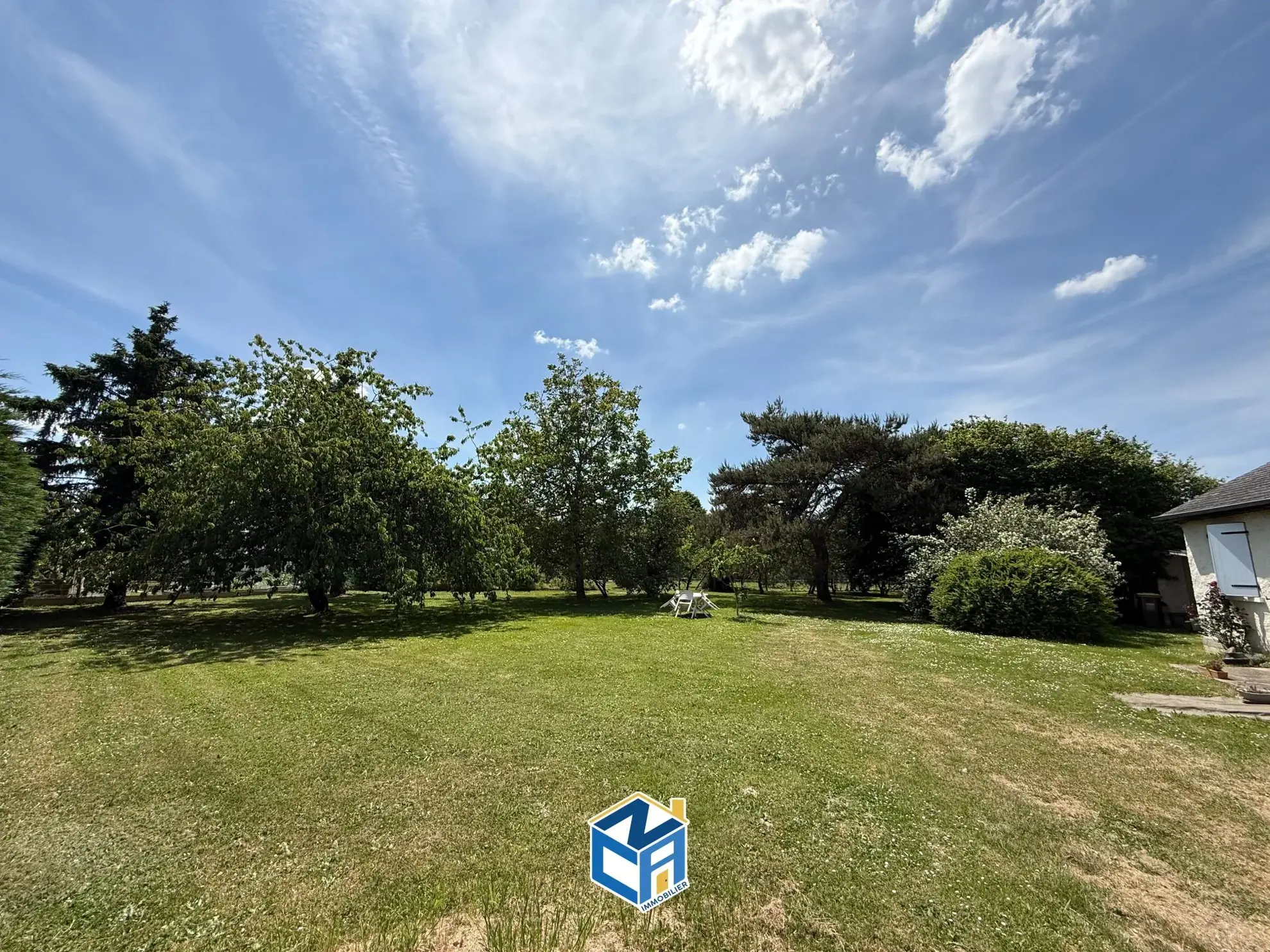 Appartement F2 de 57 m² à Cergy Les 12 Colonnes avec parking, cave et balcon 