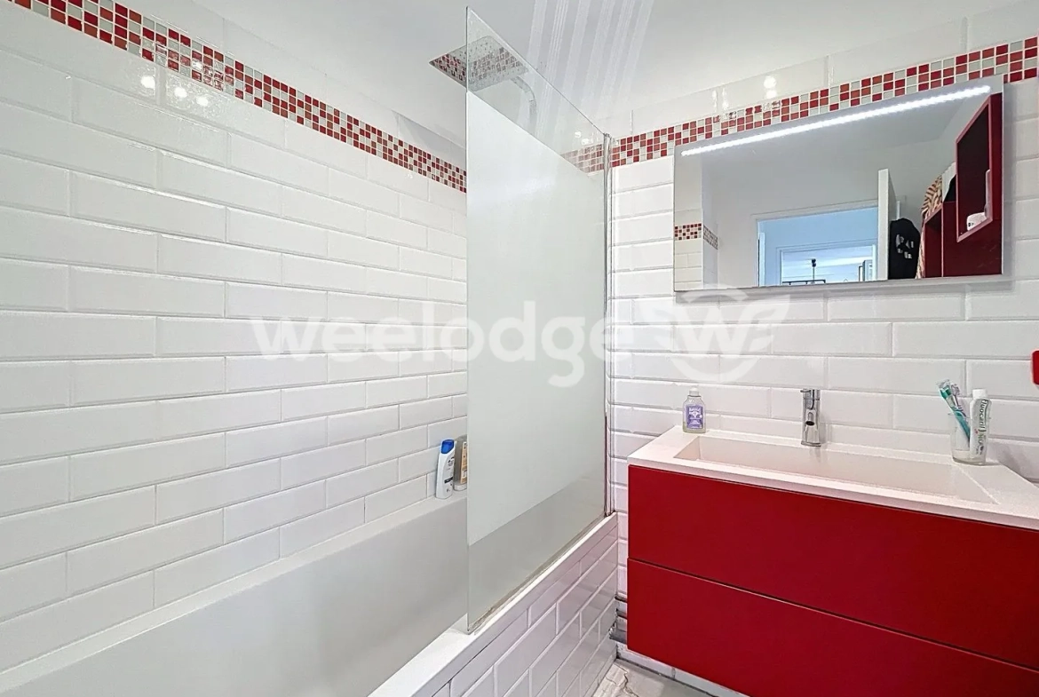 Appartement F2 de 57 m² à Cergy Les 12 Colonnes avec parking, cave et balcon 