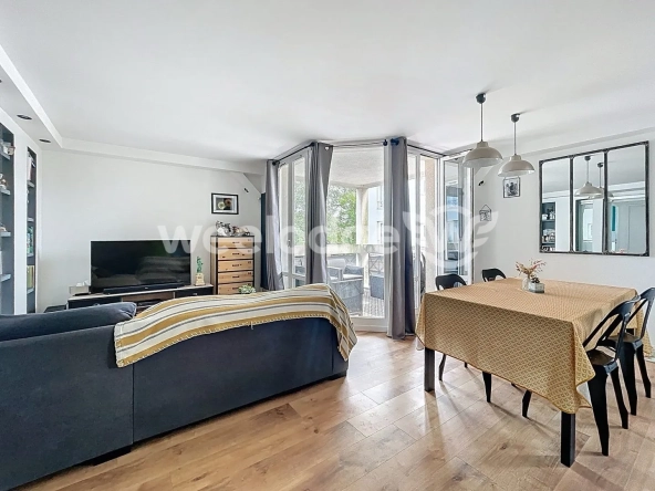 Appartement F2 de 57 m² à Cergy Les 12 Colonnes avec parking, cave et balcon