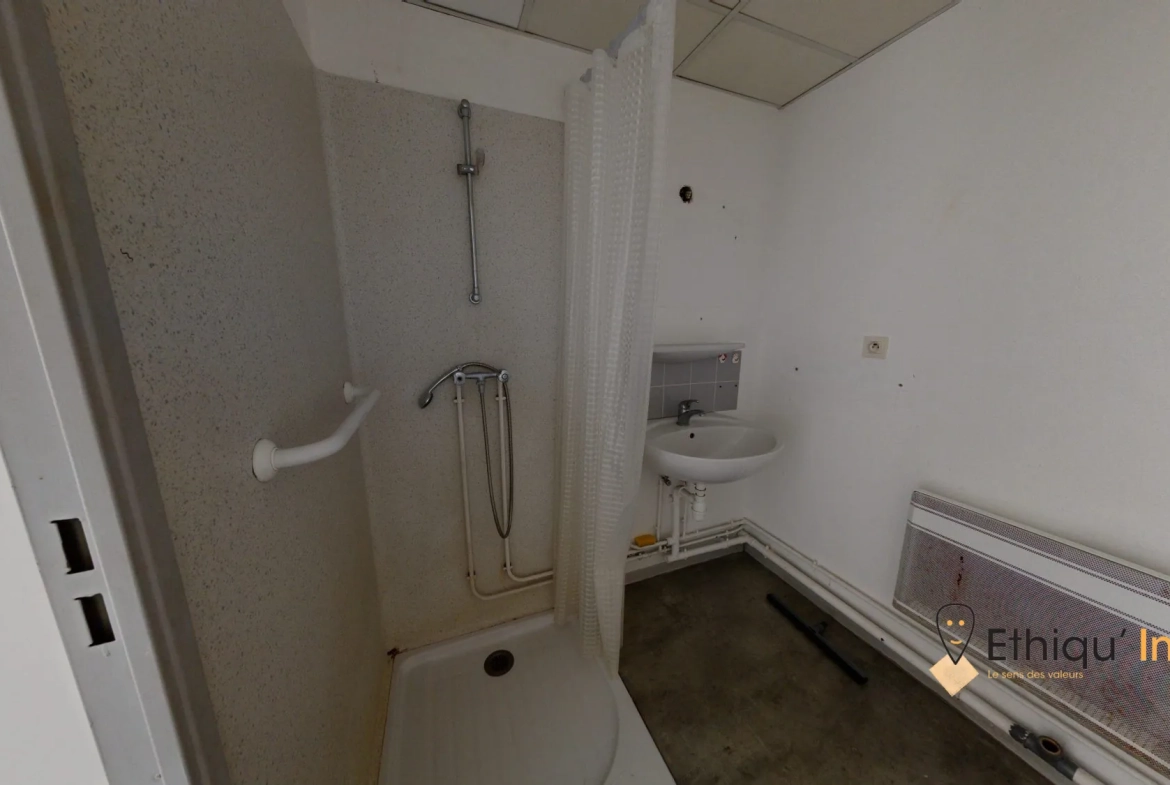 A vendre appartement 2 pièces lumineux avec balcon à Strasbourg Montagne Verte 
