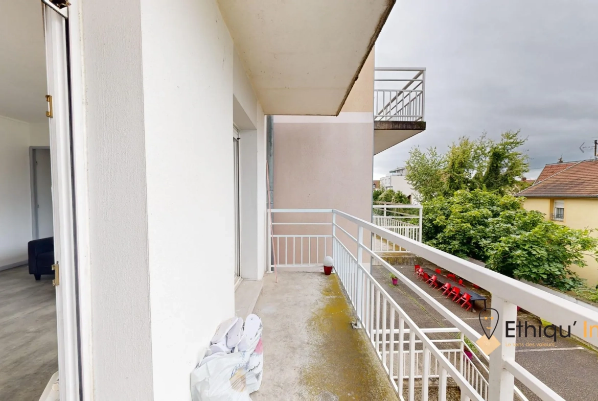 A vendre appartement 2 pièces lumineux avec balcon à Strasbourg Montagne Verte 