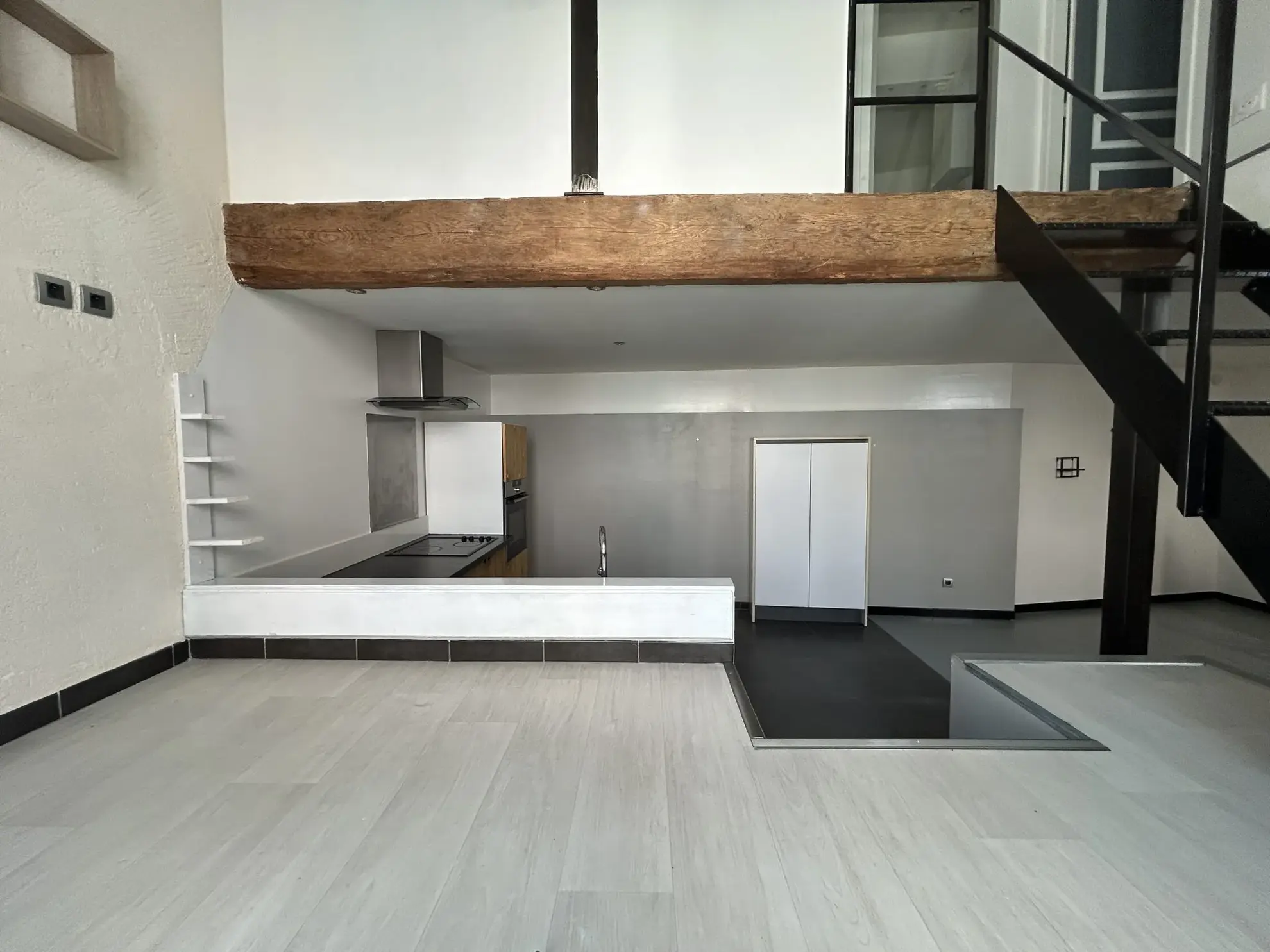 Appartement rénové de 60 m² à vendre au cœur de Privas - Garage et revenu locatif 