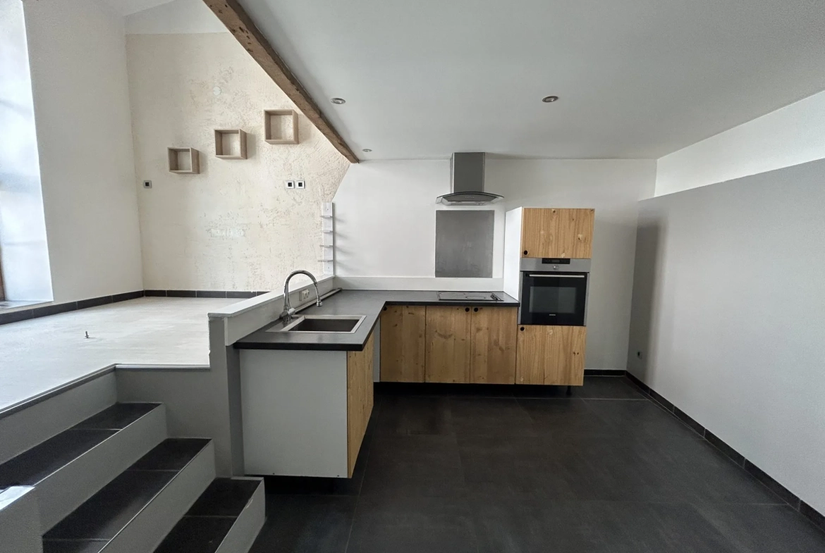Appartement rénové de 60 m² à vendre au cœur de Privas - Garage et revenu locatif 