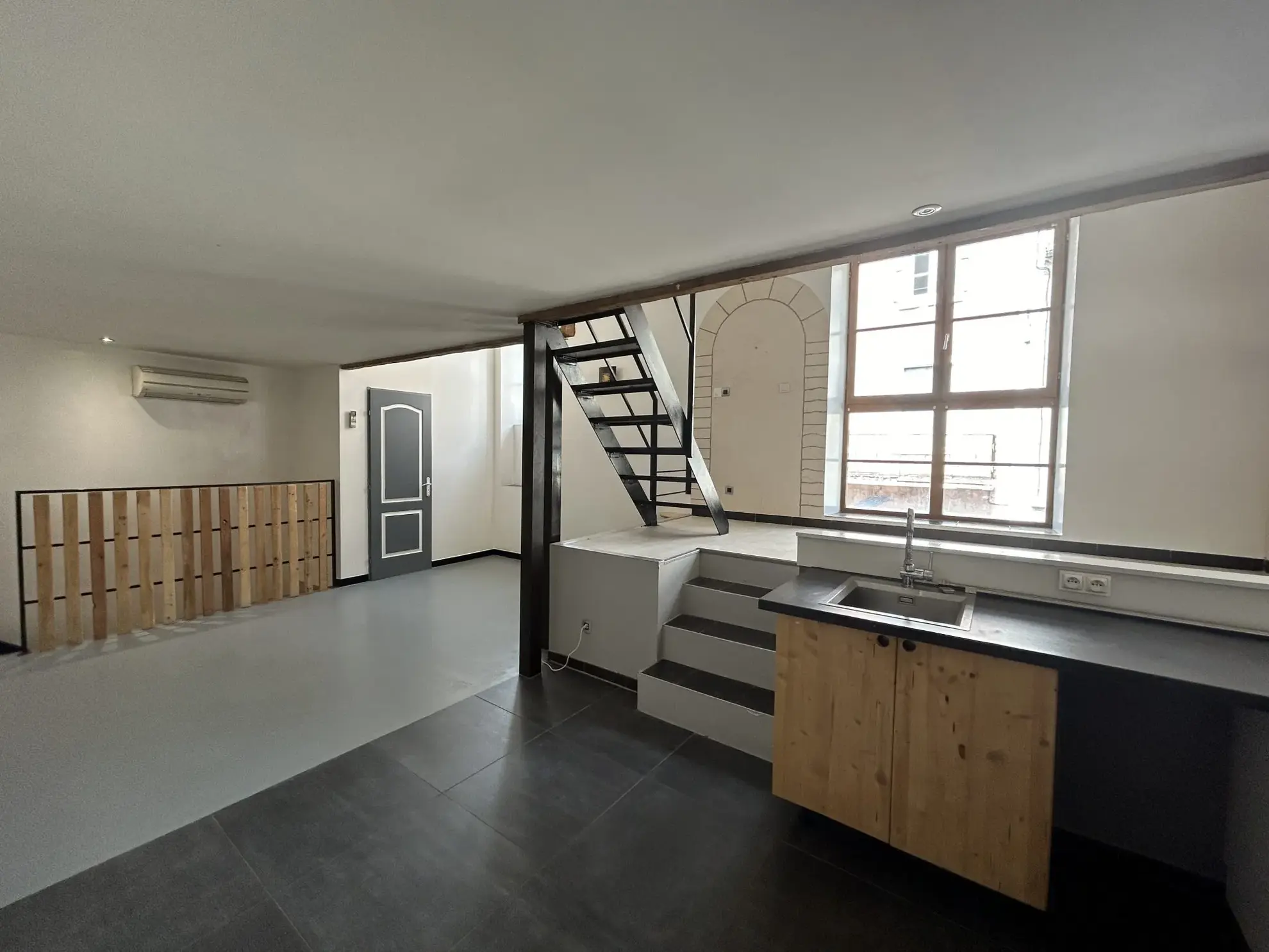 Appartement rénové de 60 m² à vendre au cœur de Privas - Garage et revenu locatif 