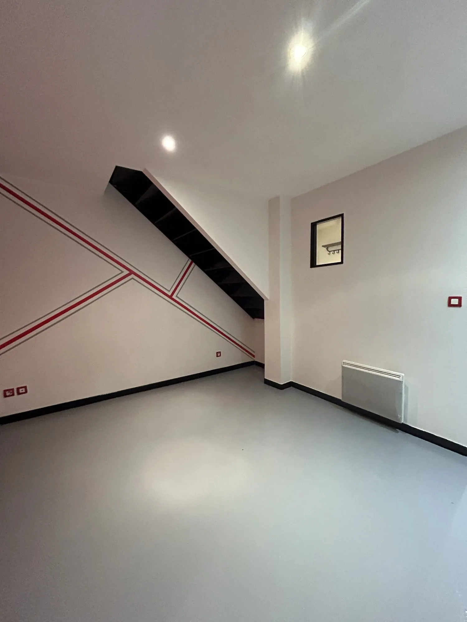Appartement rénové de 60 m² à vendre au cœur de Privas - Garage et revenu locatif 