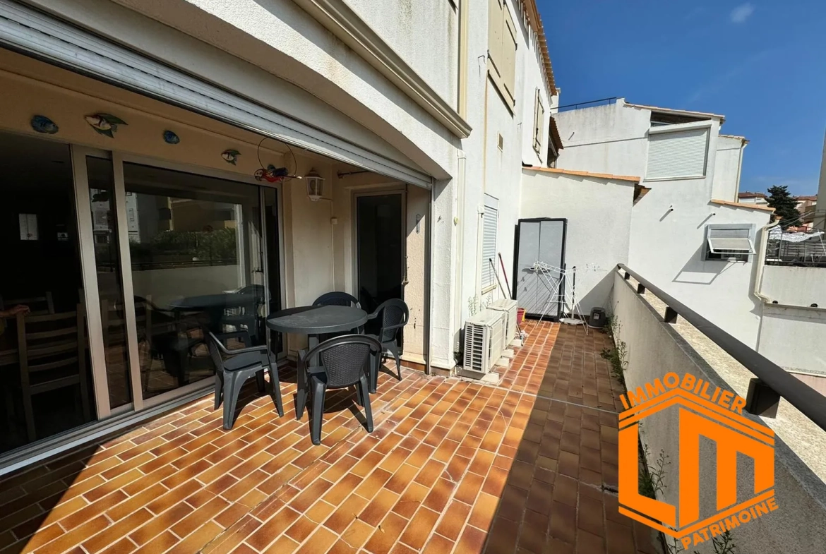 Terrasse Appartement T2 avec terrasse au Centre Port d'Agde - Piscine et emplacement privilégié 
