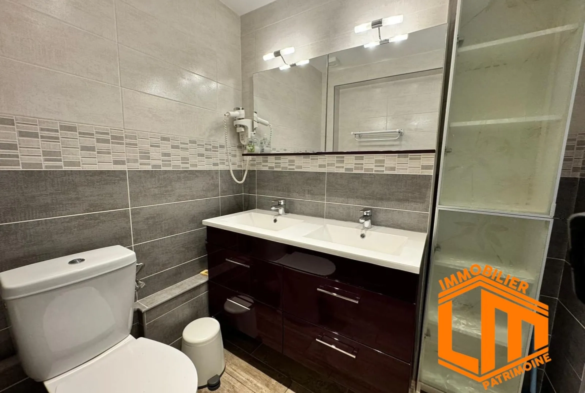 Salle d'eau  Appartement T2 avec terrasse au Centre Port d'Agde - Piscine et emplacement privilégié 