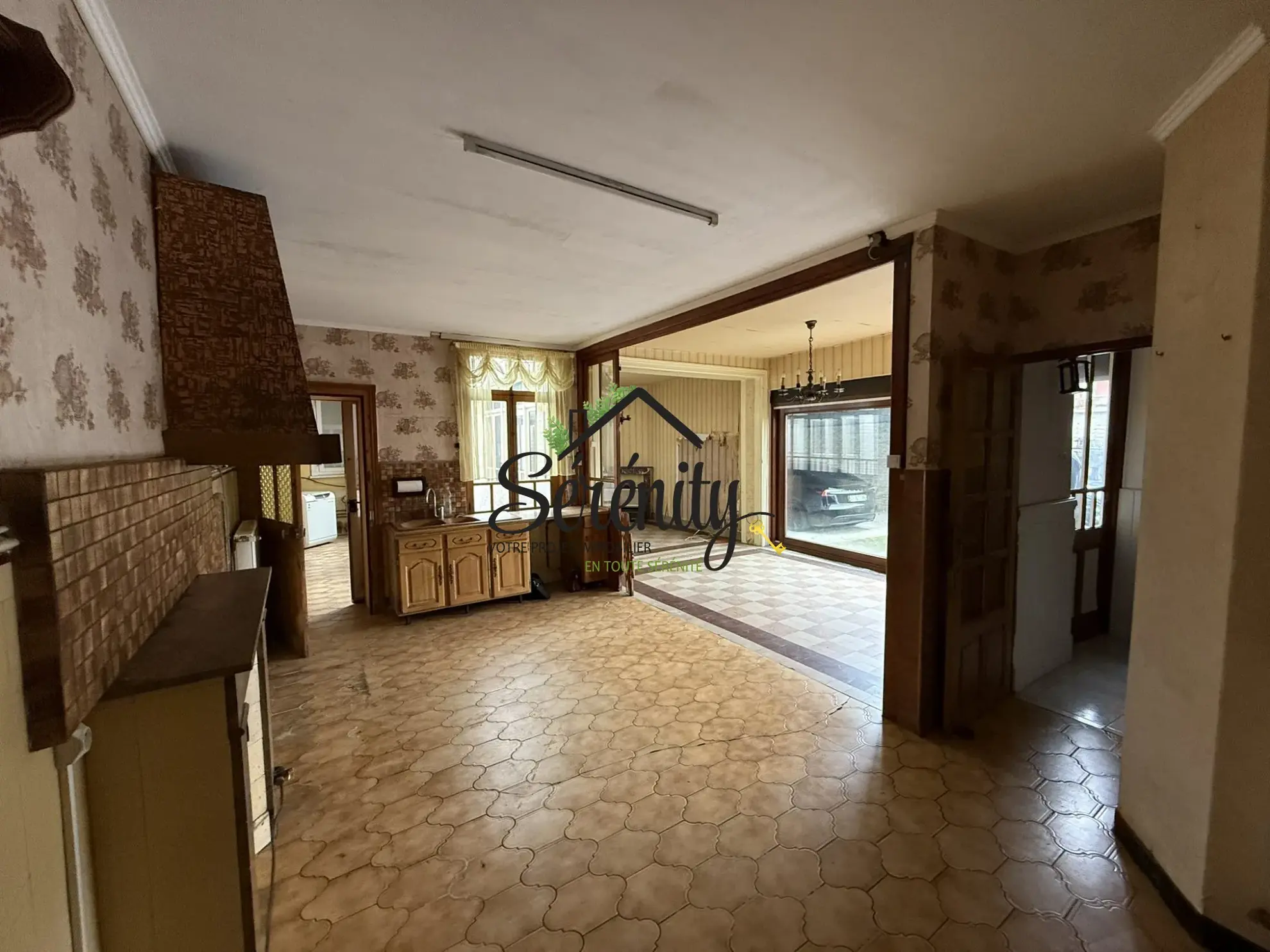 Maison de ville semi-individuelle avec potentiel à Solesmes de 145 m² 
