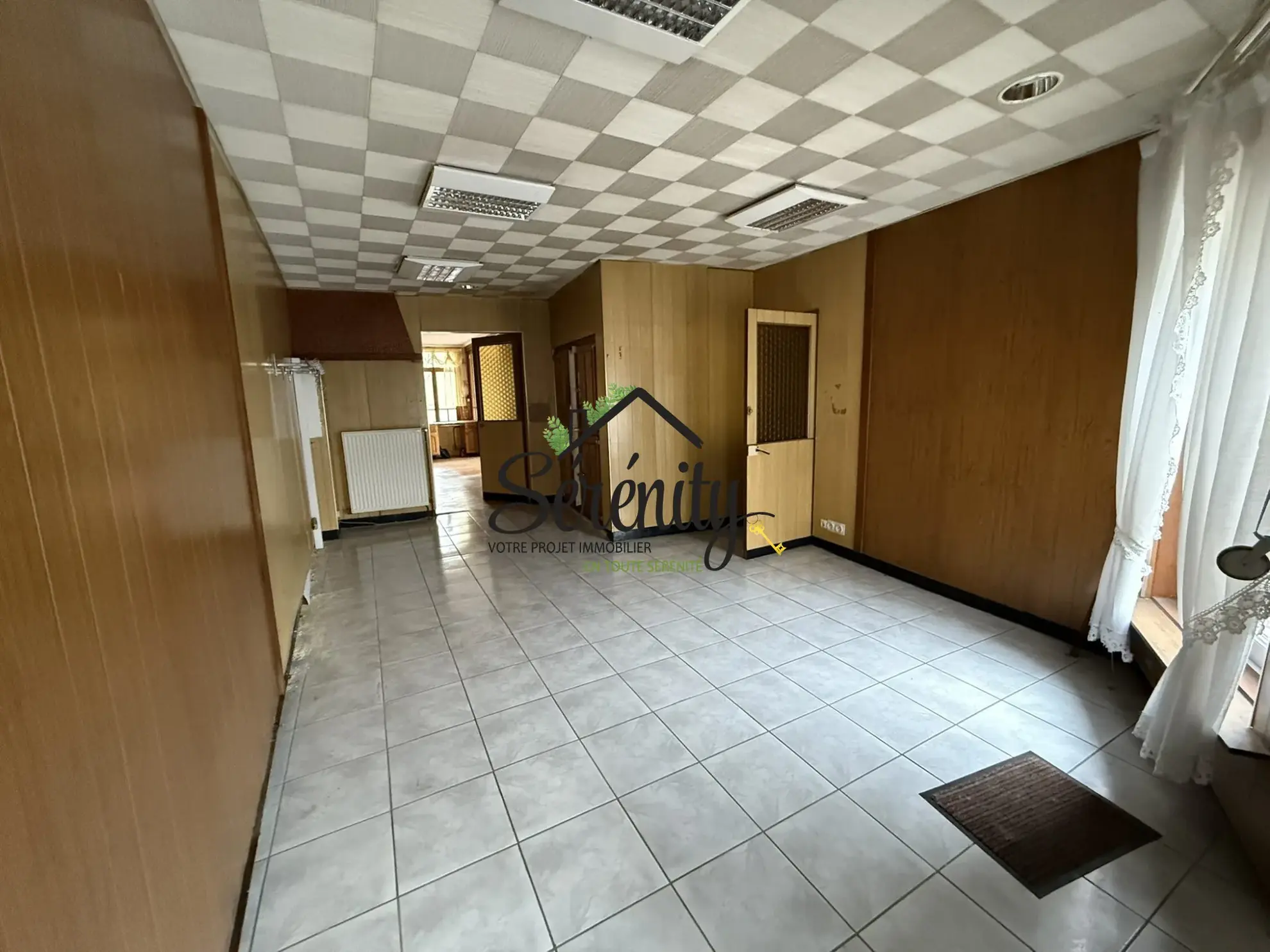 Maison de ville semi-individuelle avec potentiel à Solesmes de 145 m² 