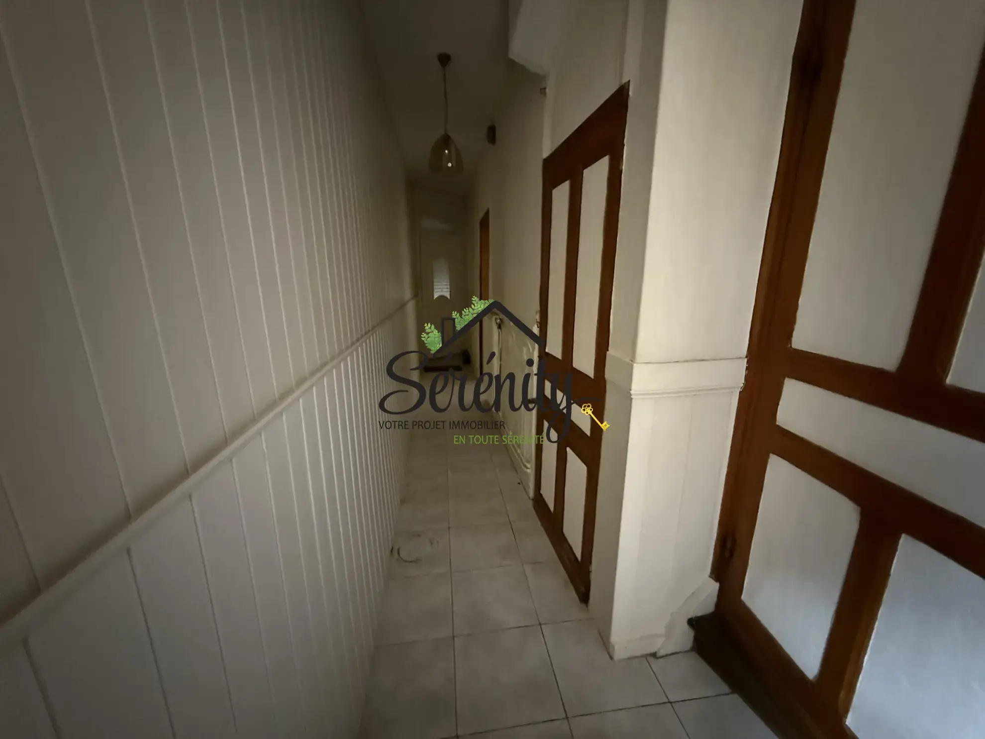 Maison de ville semi-individuelle avec potentiel à Solesmes de 145 m² 