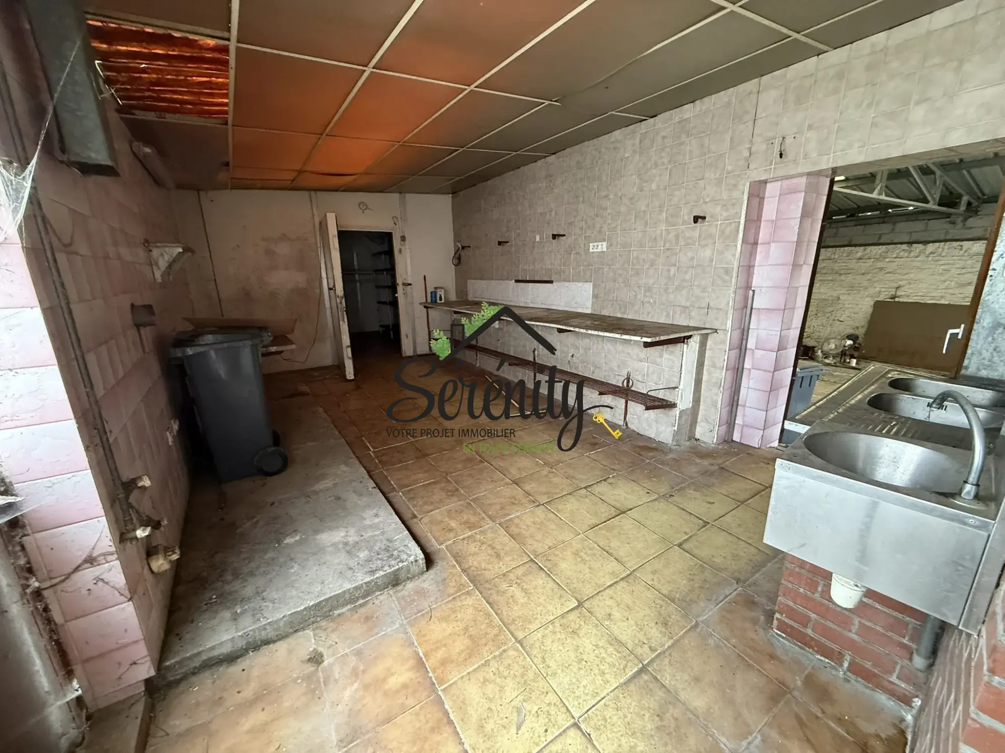 Maison de ville semi-individuelle avec potentiel à Solesmes de 145 m² 