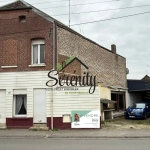 Maison de ville semi-individuelle avec potentiel à Solesmes de 145 m²