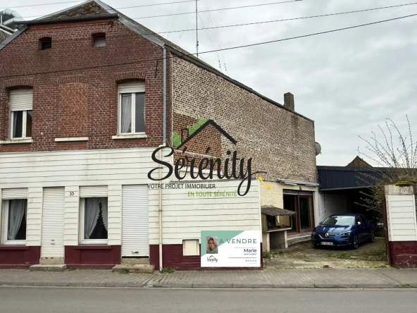 Maison de ville semi-individuelle avec potentiel à Solesmes de 145 m²