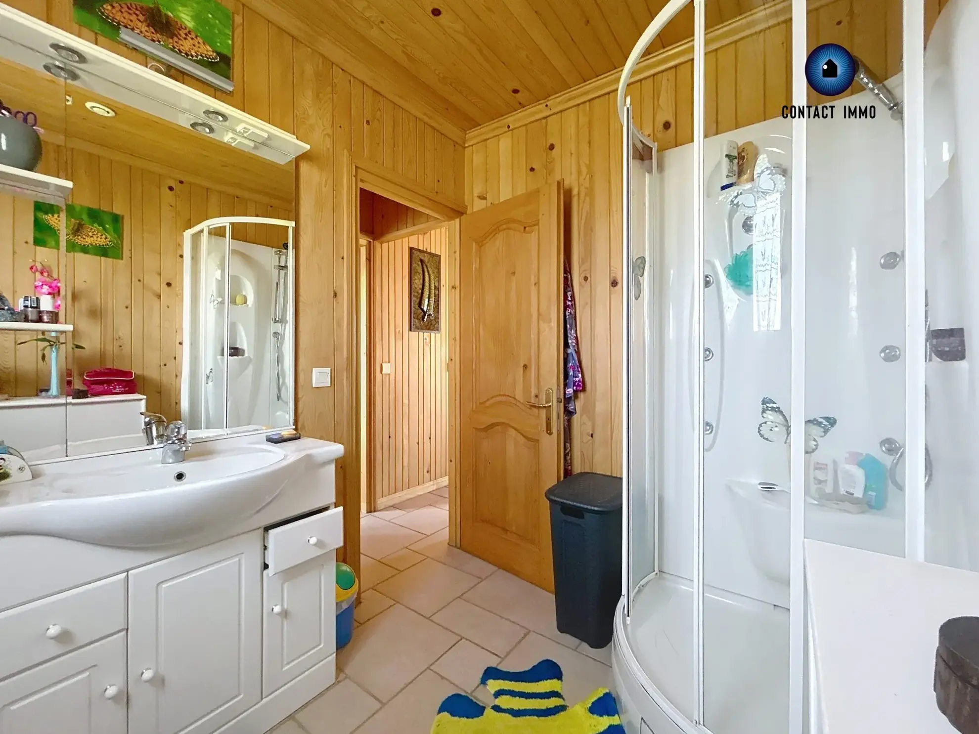 Charmant chalet en bois massif avec piscine et grand terrain à Beynat 