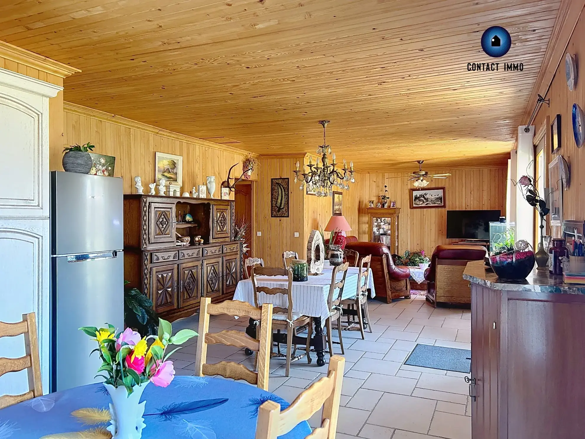 Charmant chalet en bois massif avec piscine et grand terrain à Beynat 