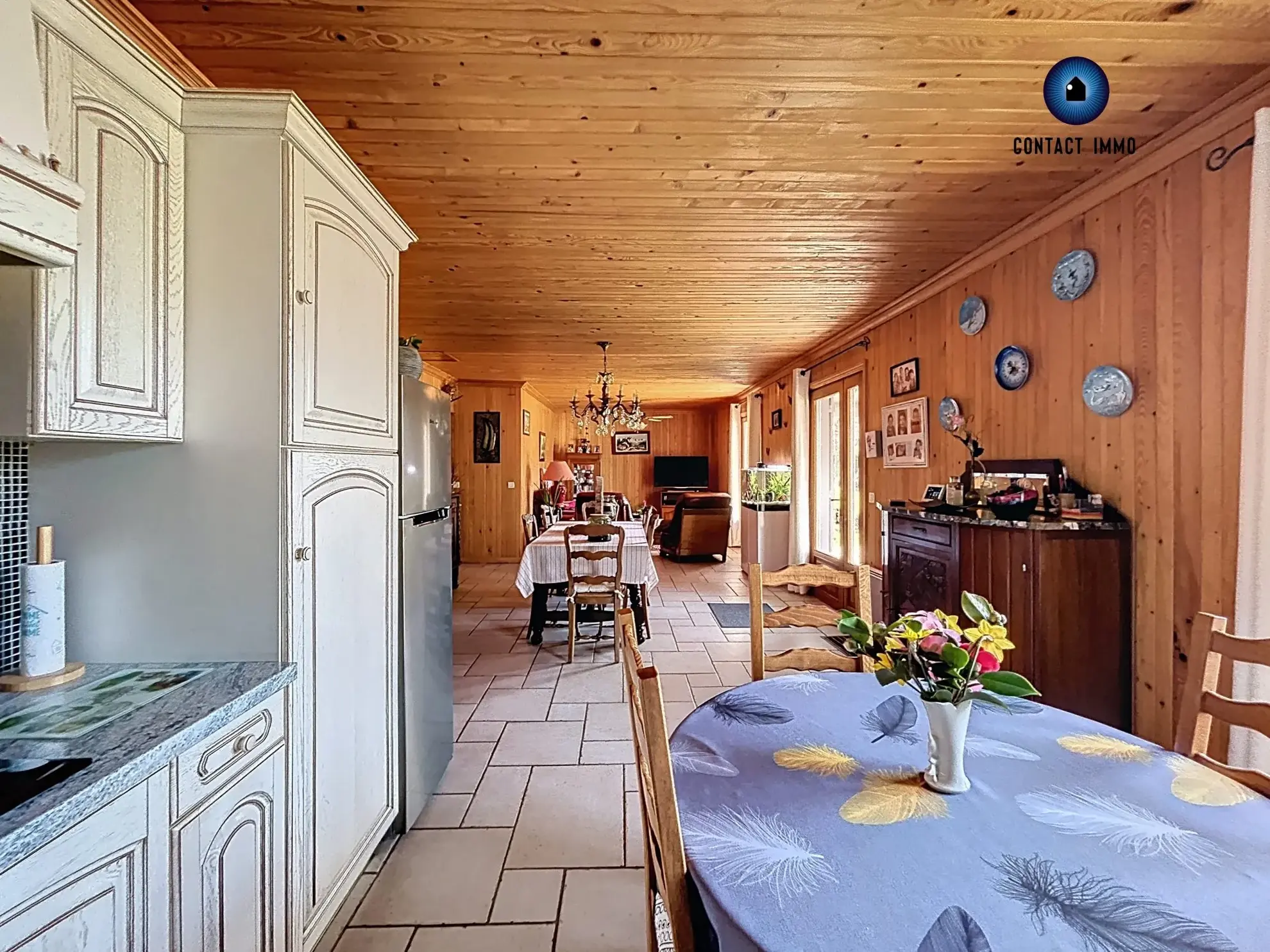 Charmant chalet en bois massif avec piscine et grand terrain à Beynat 