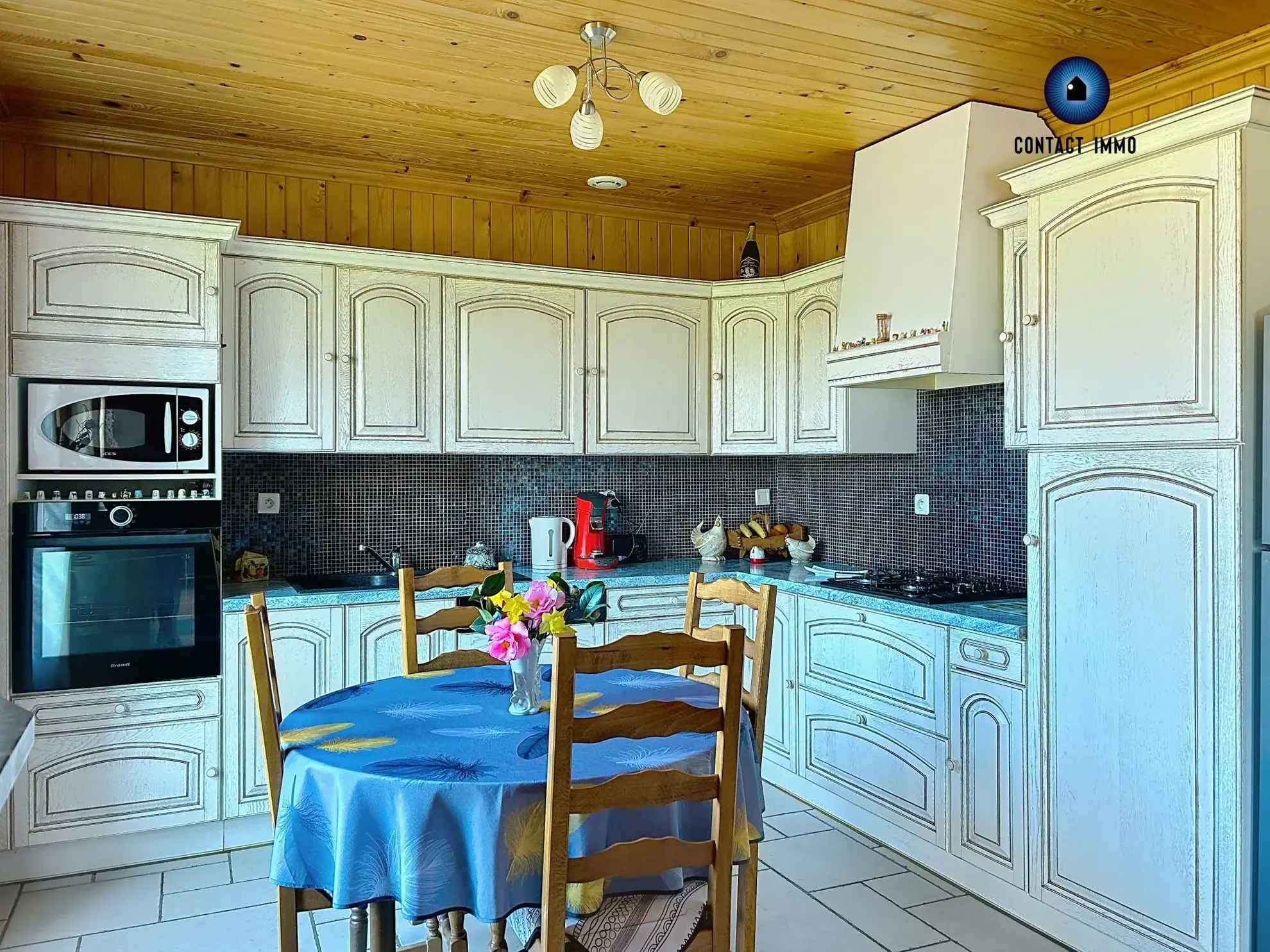 Charmant chalet en bois massif avec piscine et grand terrain à Beynat 