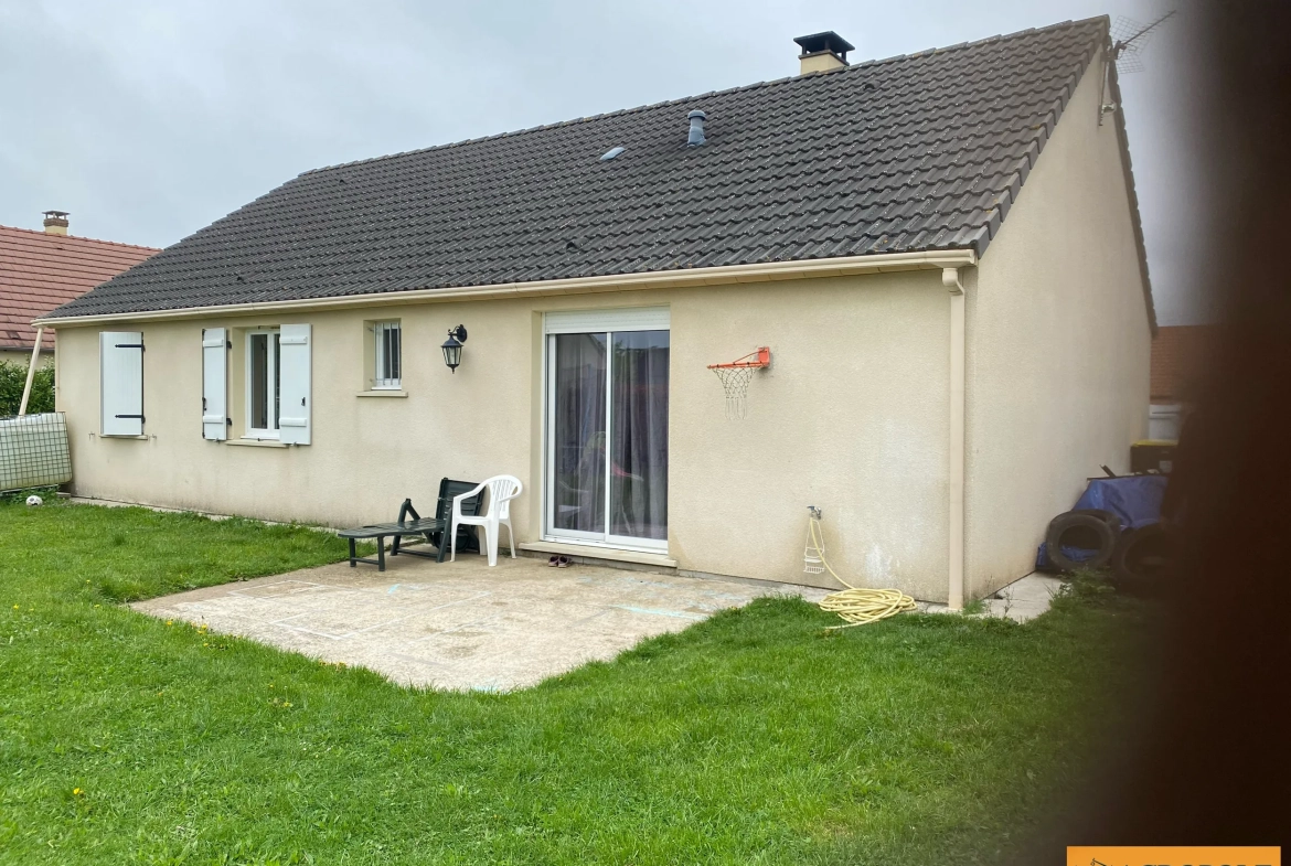Maison de plain-pied à Poilly-lez-Gien avec terrasse et jardin clos 