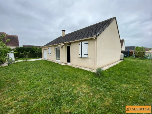 Maison de plain-pied à Poilly-lez-Gien avec terrasse et jardin clos
