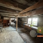 Maison à rénover avec potentiel d'aménagement et terrain constructible à Sombacour