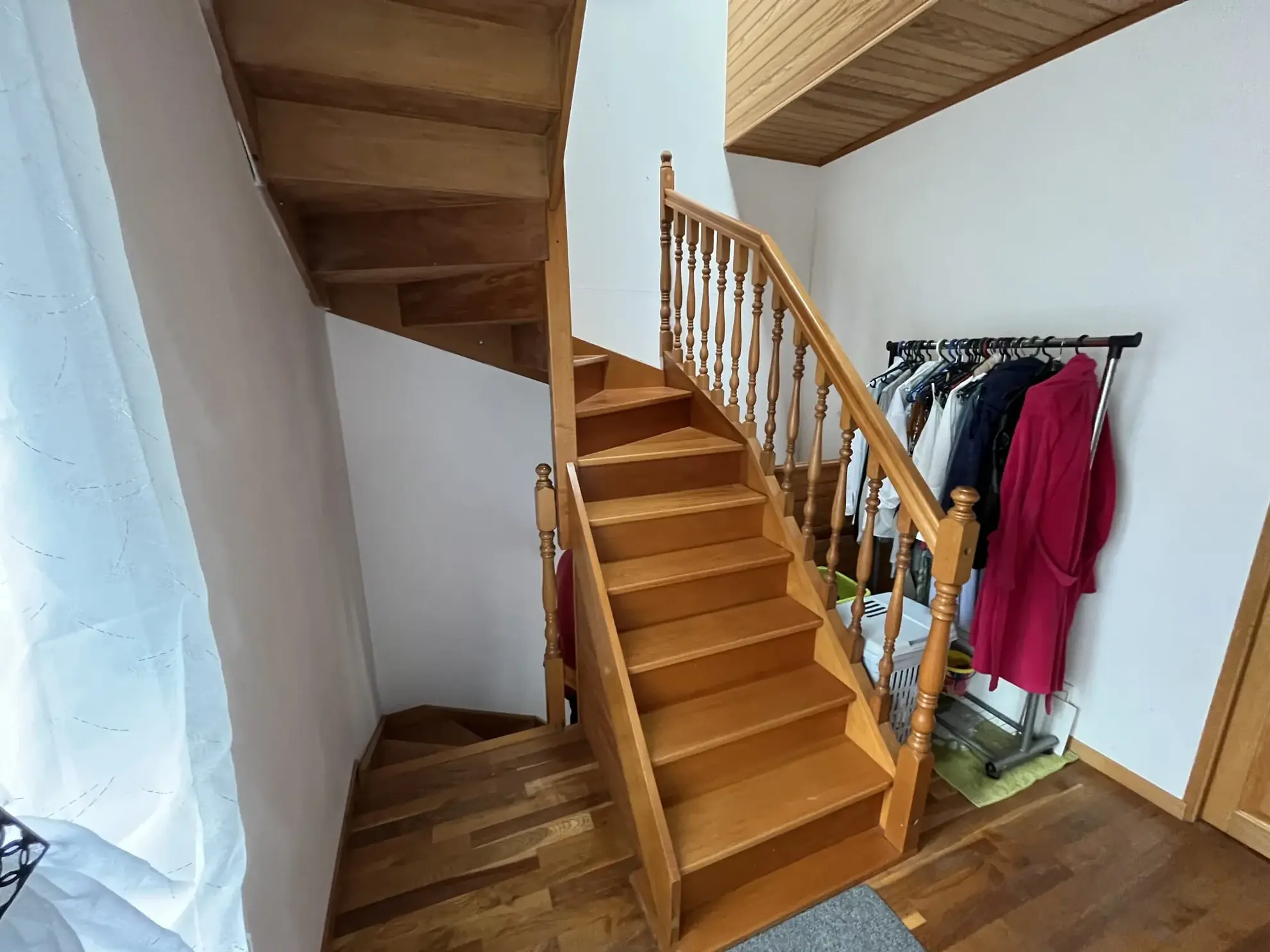Maison de ville à Hirson avec terrain, garage et grand extérieur 