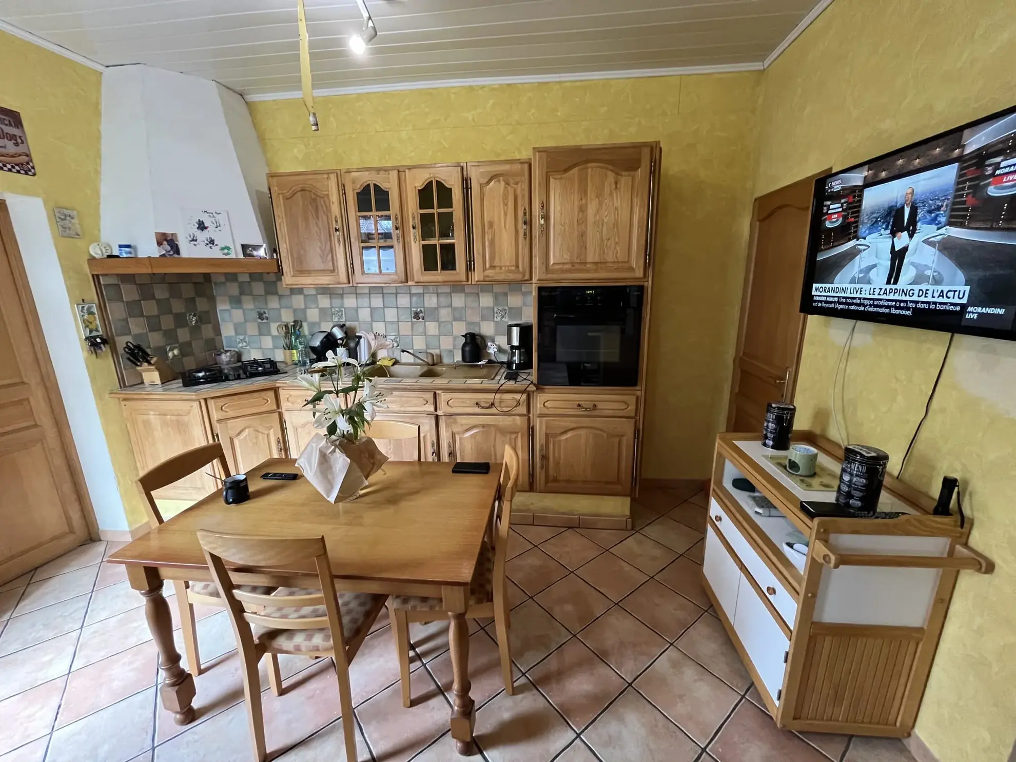Maison de ville à Hirson avec terrain, garage et grand extérieur 