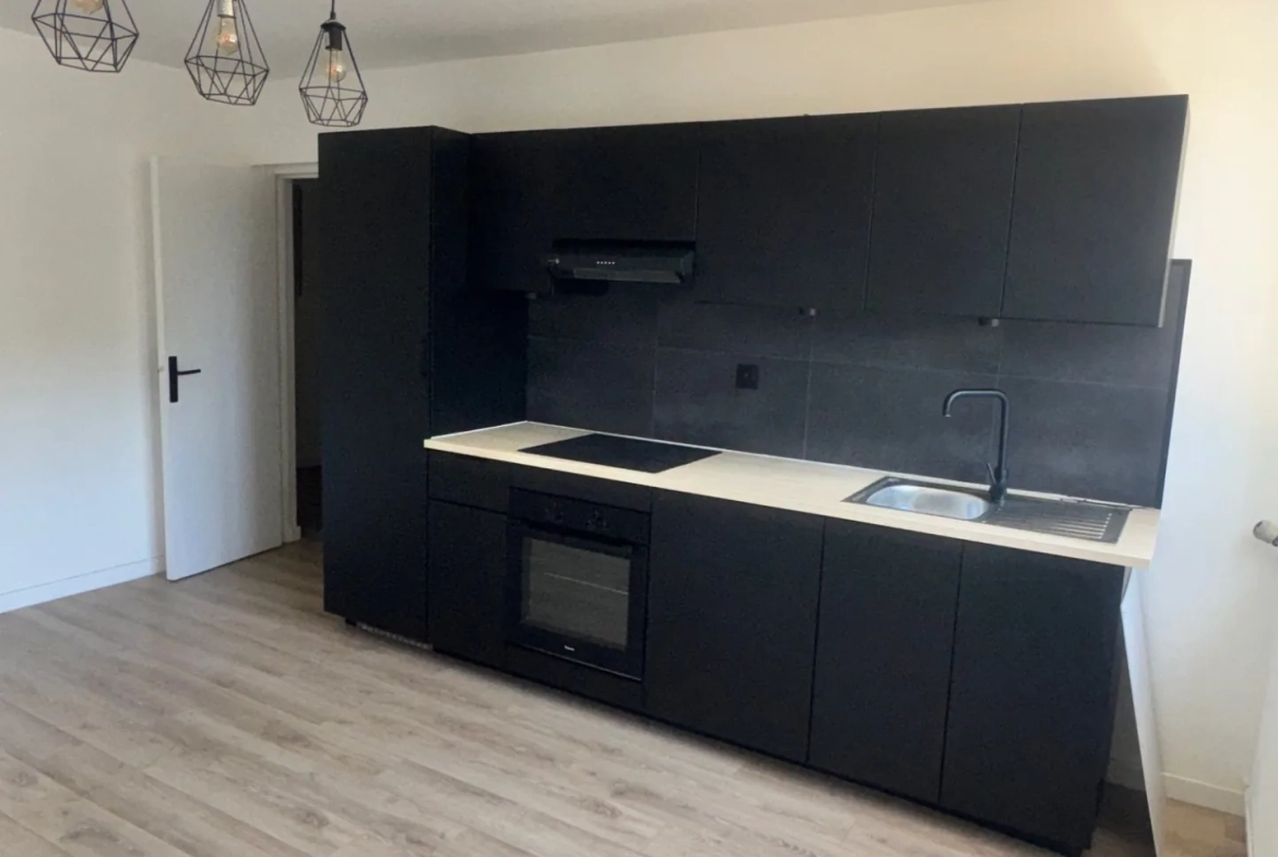Appartement 3 pièces rénové à Marseille 13010 avec parking et sécurité 